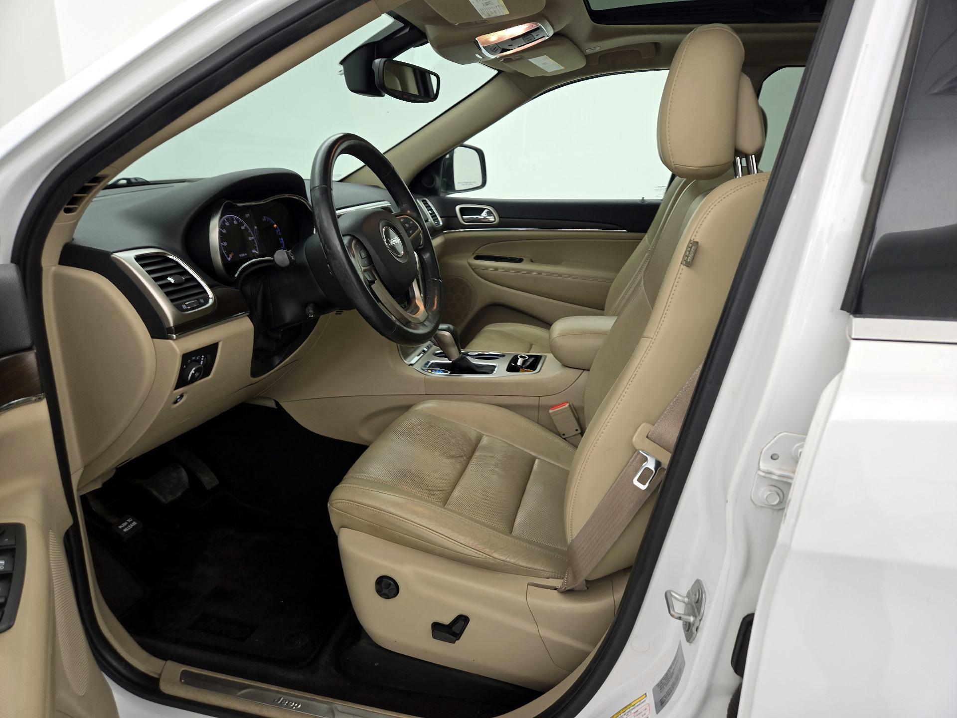 Thumbnail: 2017 Jeep Grand Cherokee - 11