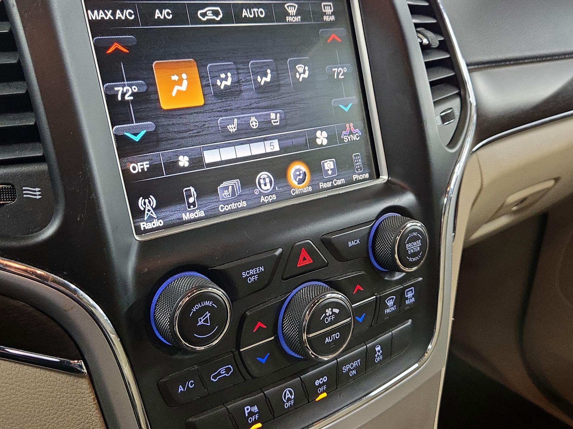 Thumbnail: 2017 Jeep Grand Cherokee - 16