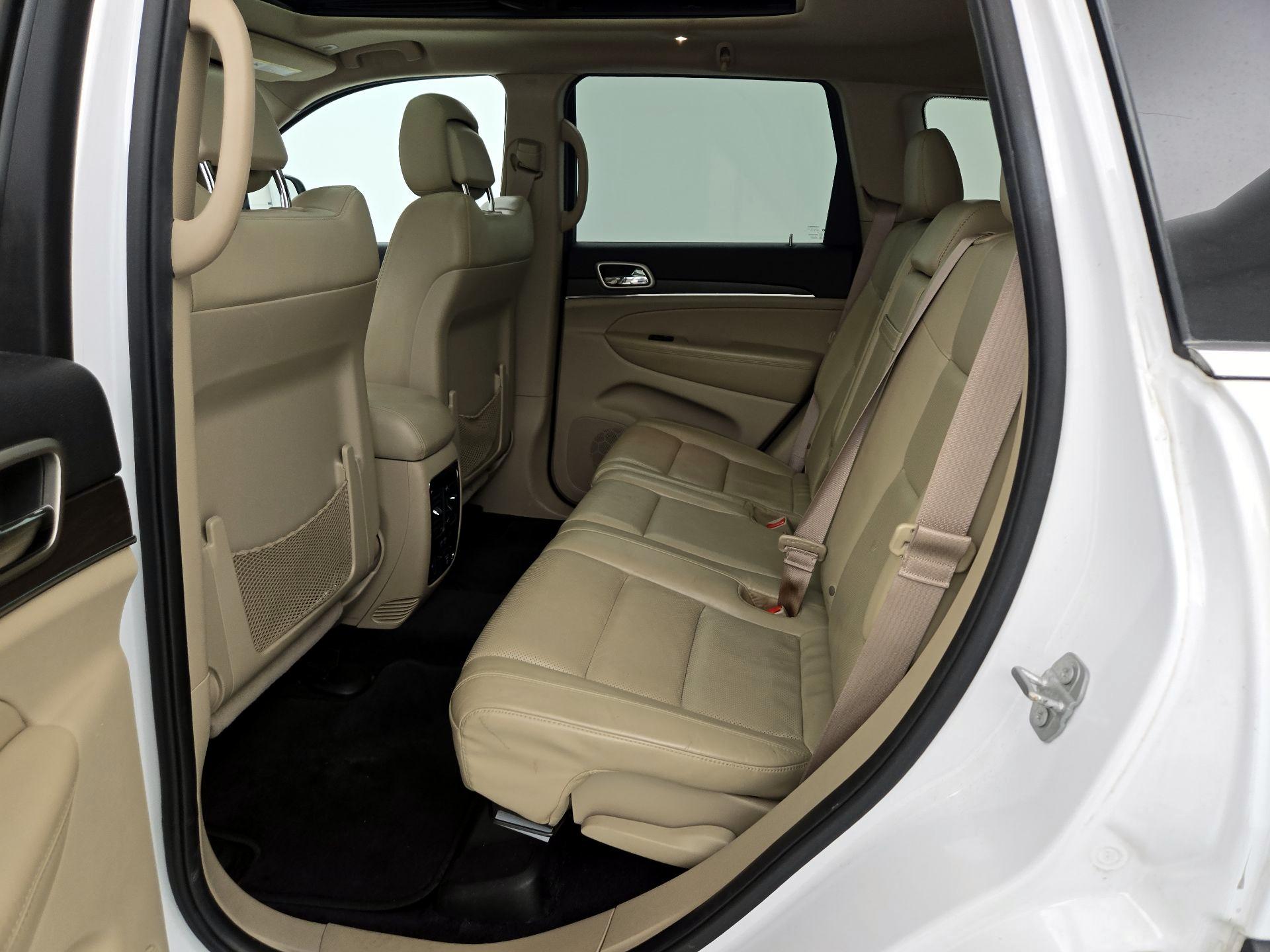 Thumbnail: 2017 Jeep Grand Cherokee - 20