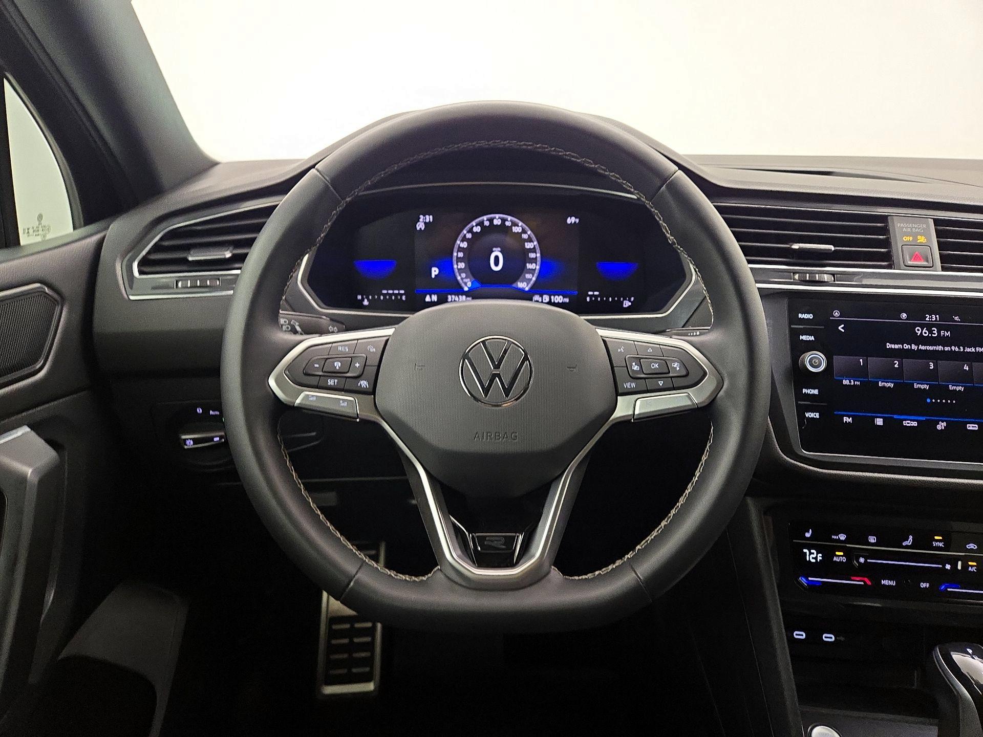 Thumbnail: 2023 Volkswagen Tiguan - 10