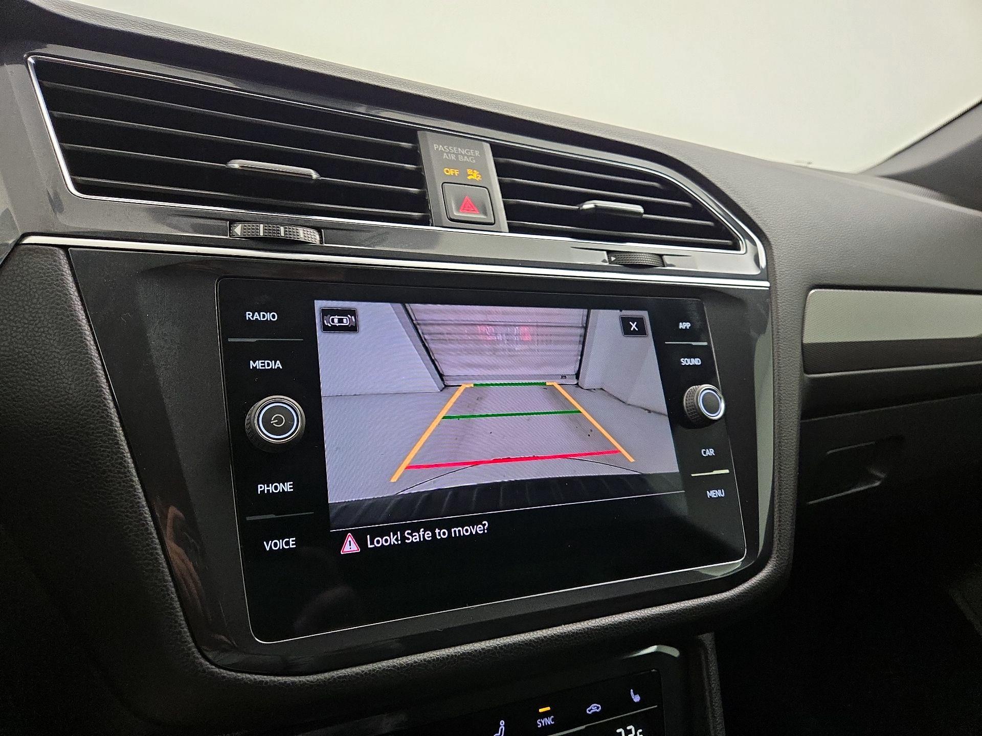 Thumbnail: 2023 Volkswagen Tiguan - 14