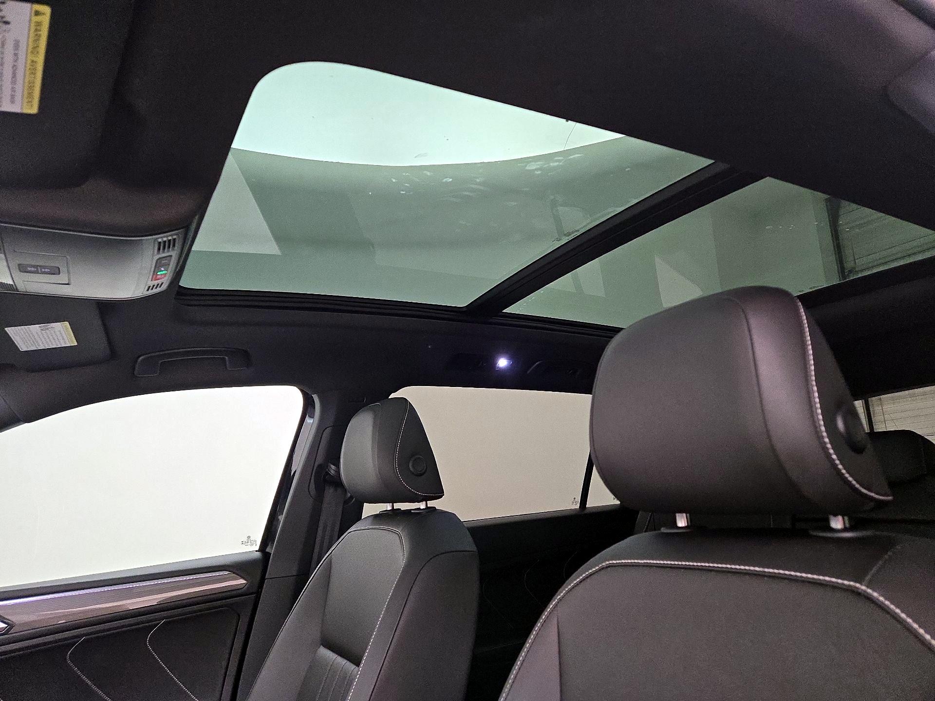 Thumbnail: 2023 Volkswagen Tiguan - 19