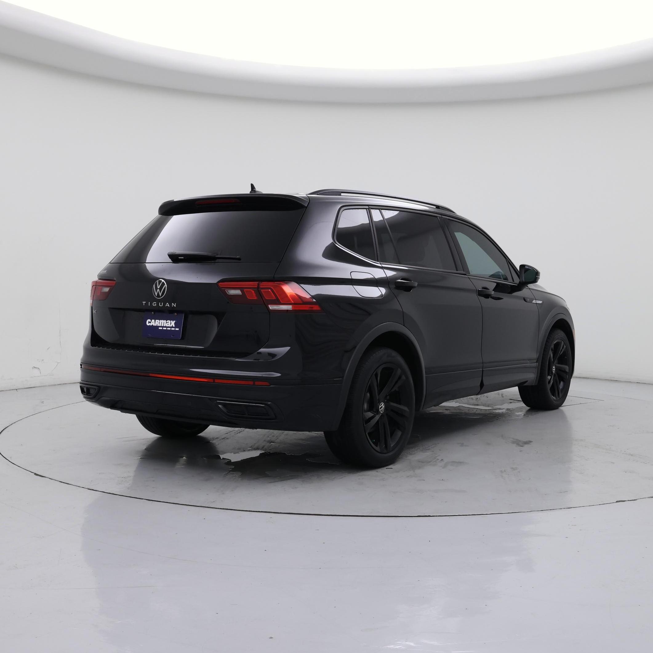 Thumbnail: 2023 Volkswagen Tiguan - 8