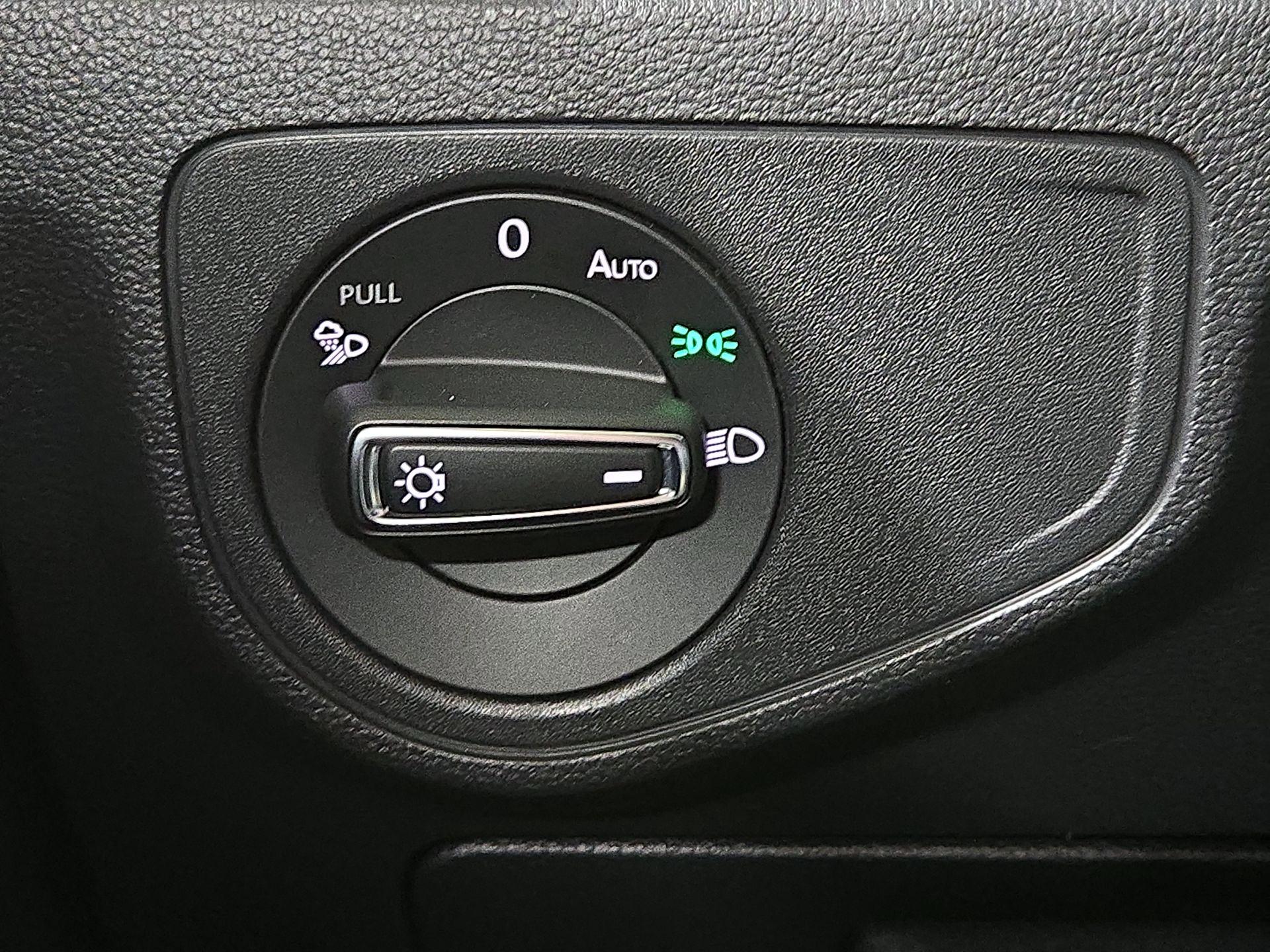 Thumbnail: 2021 Volkswagen Atlas - 13