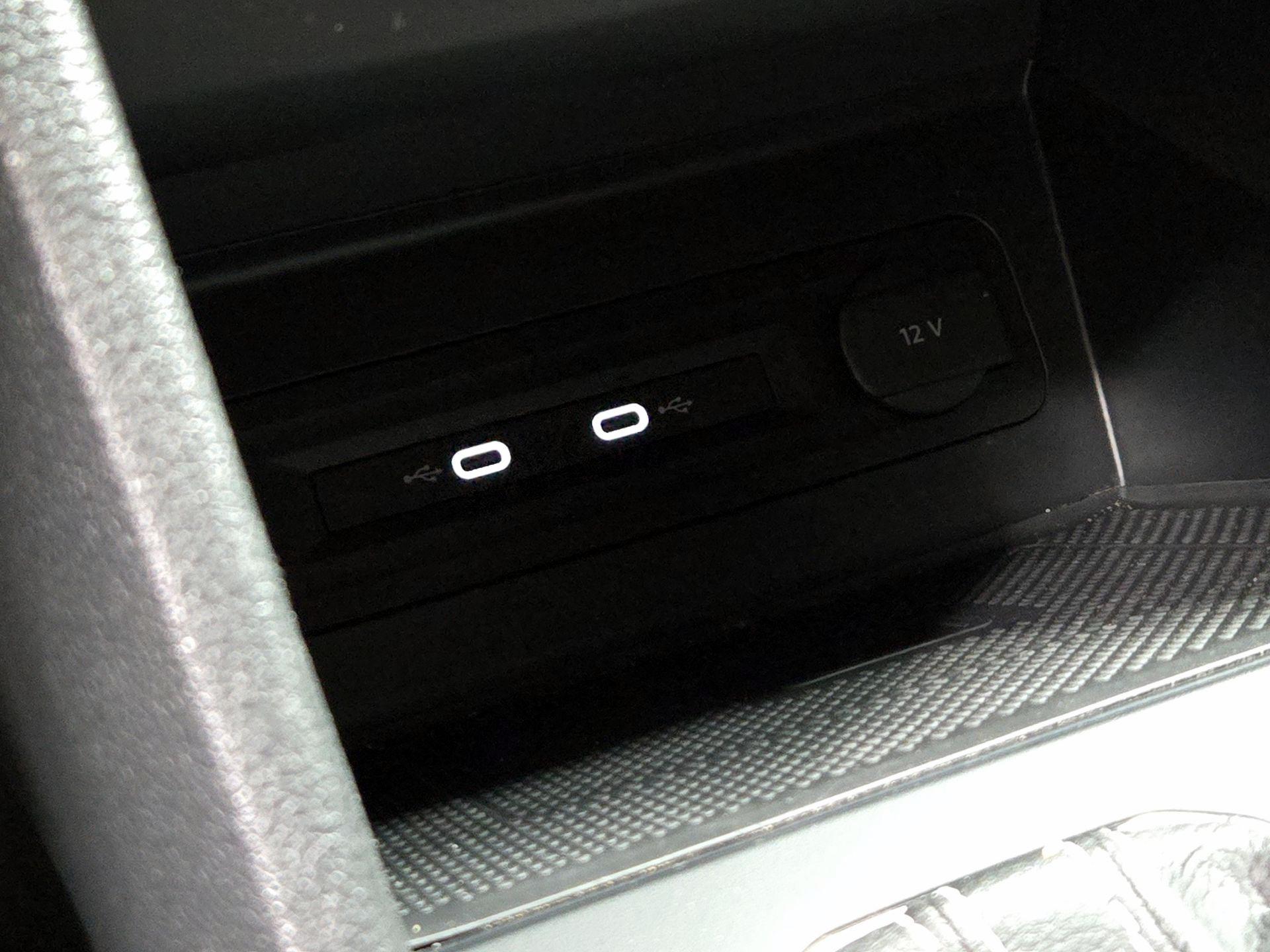 Thumbnail: 2021 Volkswagen Atlas - 18