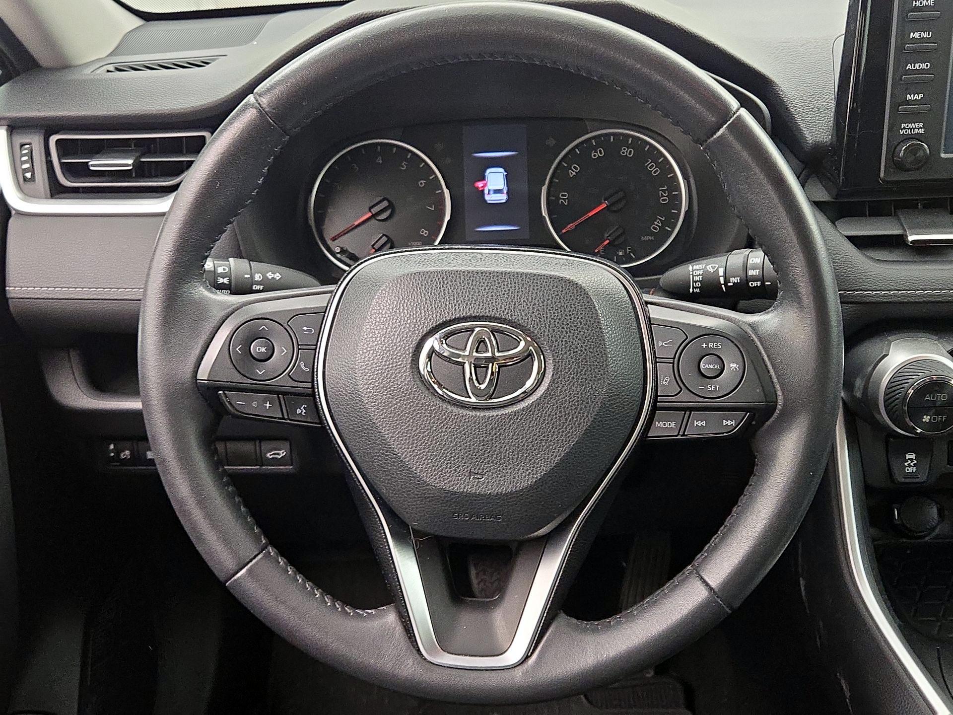 Thumbnail: 2019 Toyota RAV4 - 10