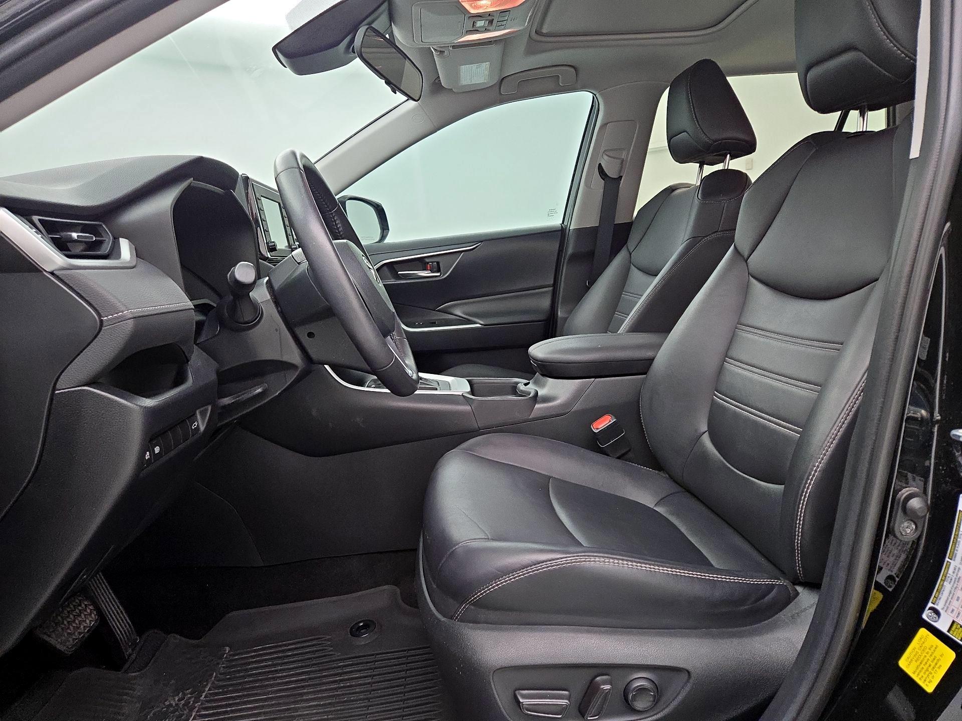 Thumbnail: 2019 Toyota RAV4 - 11