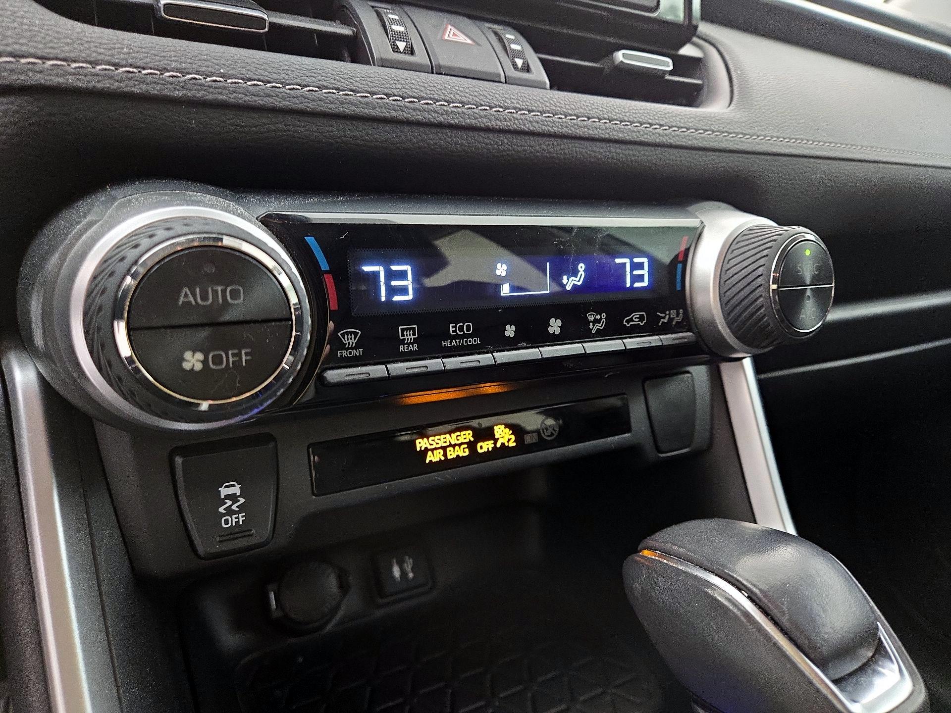 Thumbnail: 2019 Toyota RAV4 - 15