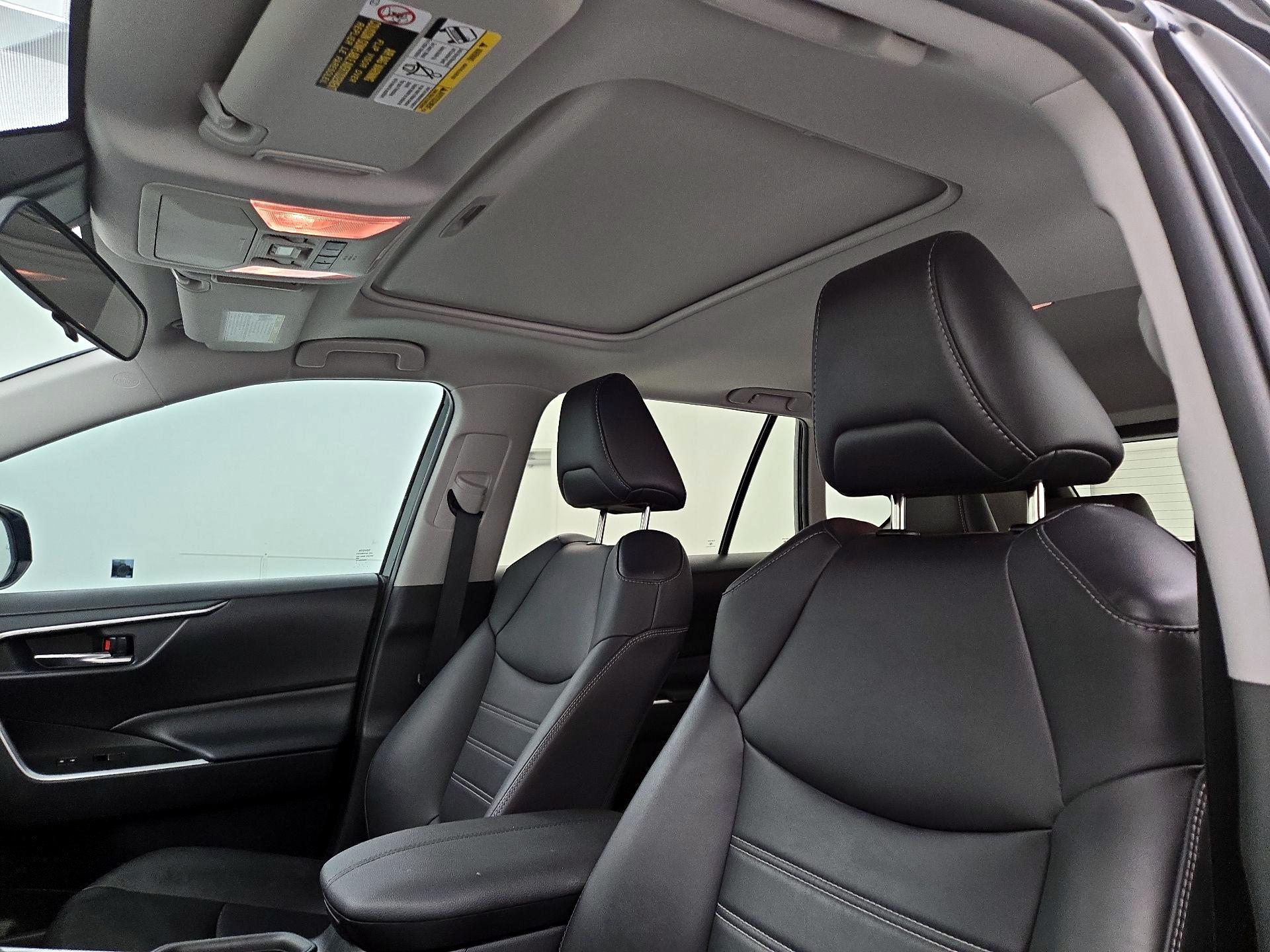 Thumbnail: 2019 Toyota RAV4 - 18