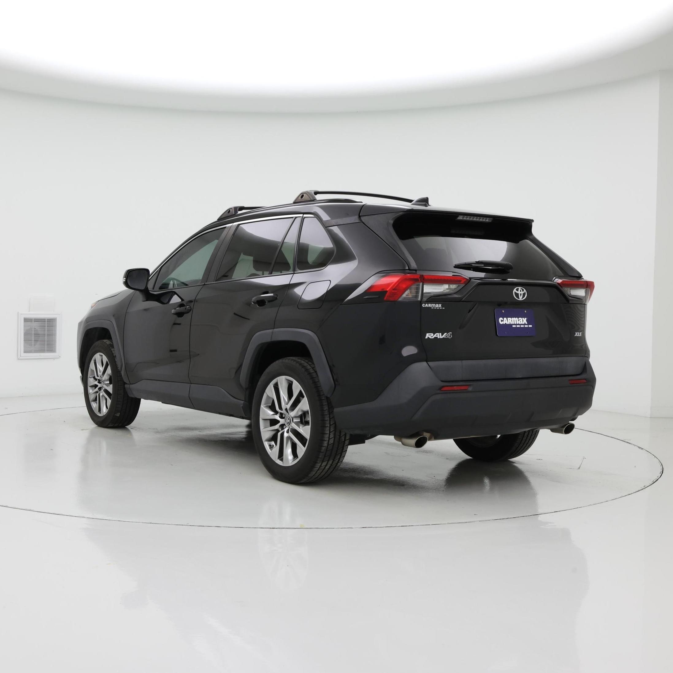 Thumbnail: 2019 Toyota RAV4 - 2