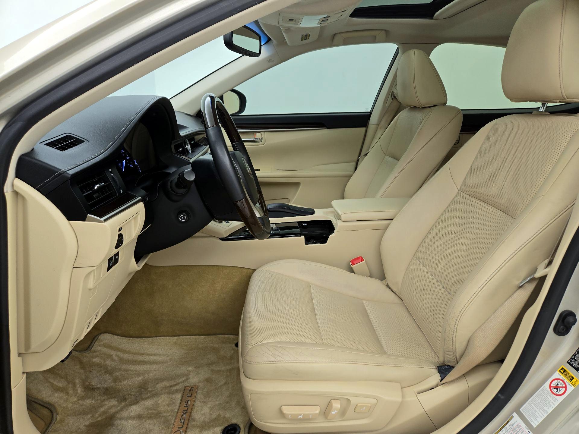 Thumbnail: 2014 Lexus ES - 11