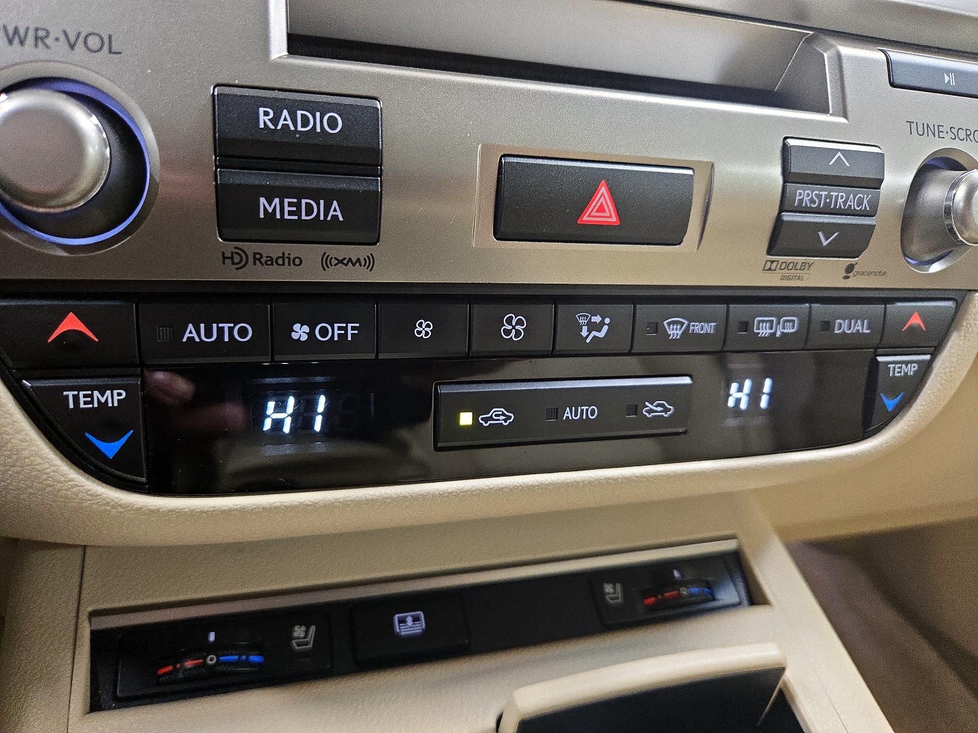 Thumbnail: 2014 Lexus ES - 17