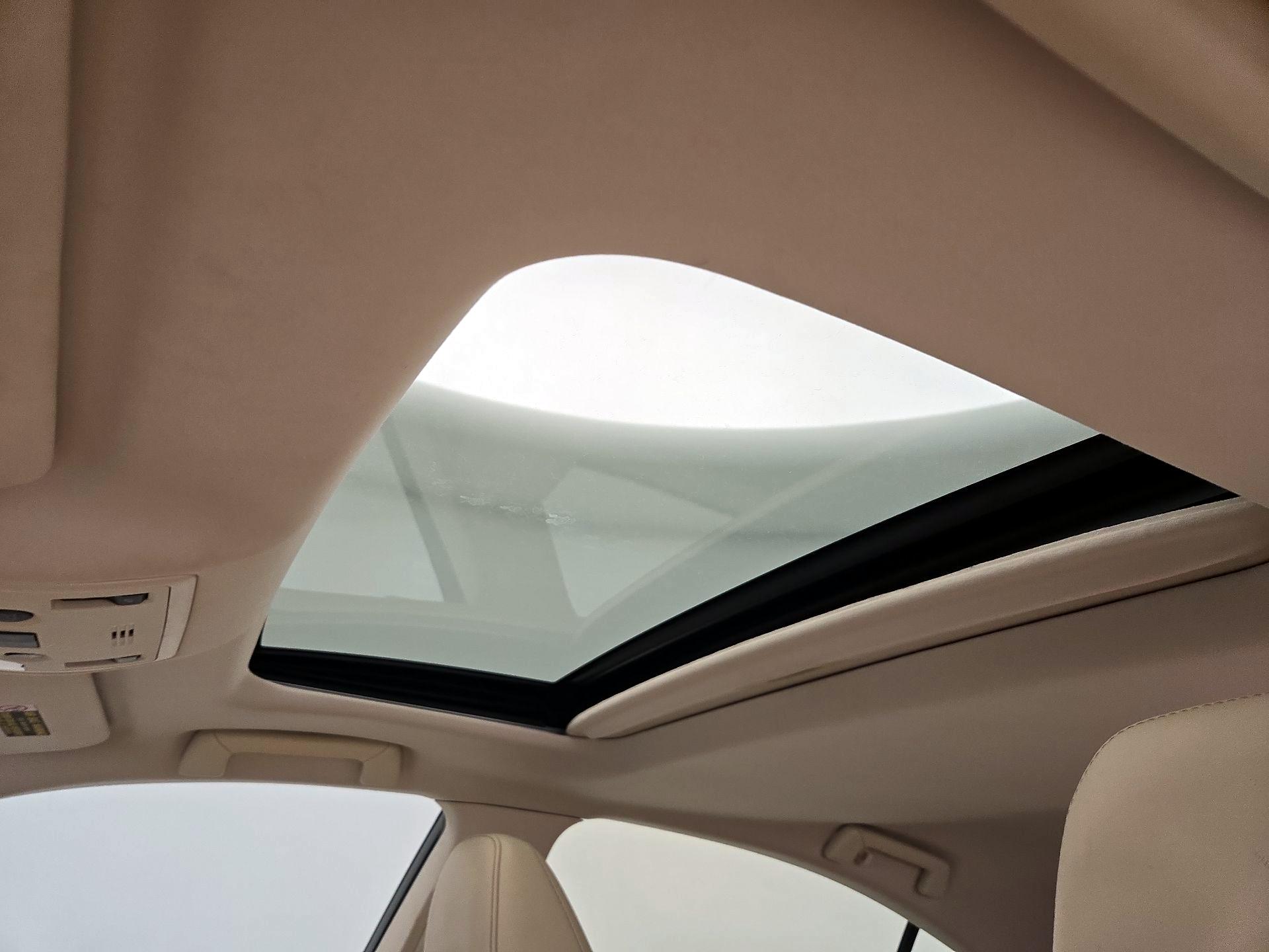 Thumbnail: 2014 Lexus ES - 20