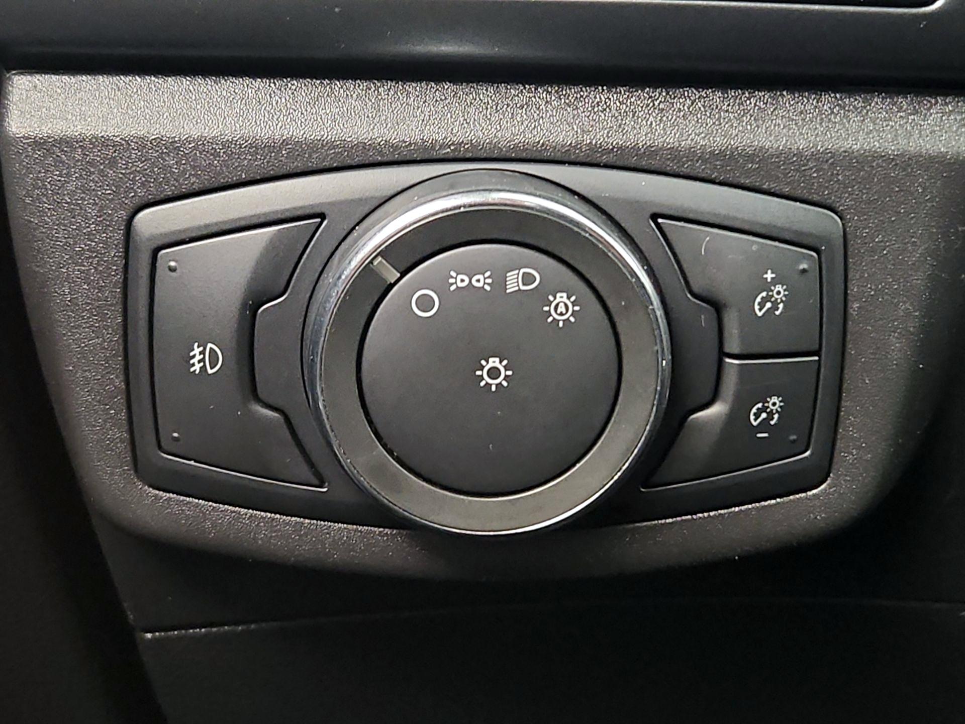 Thumbnail: 2015 Ford Fusion - 13