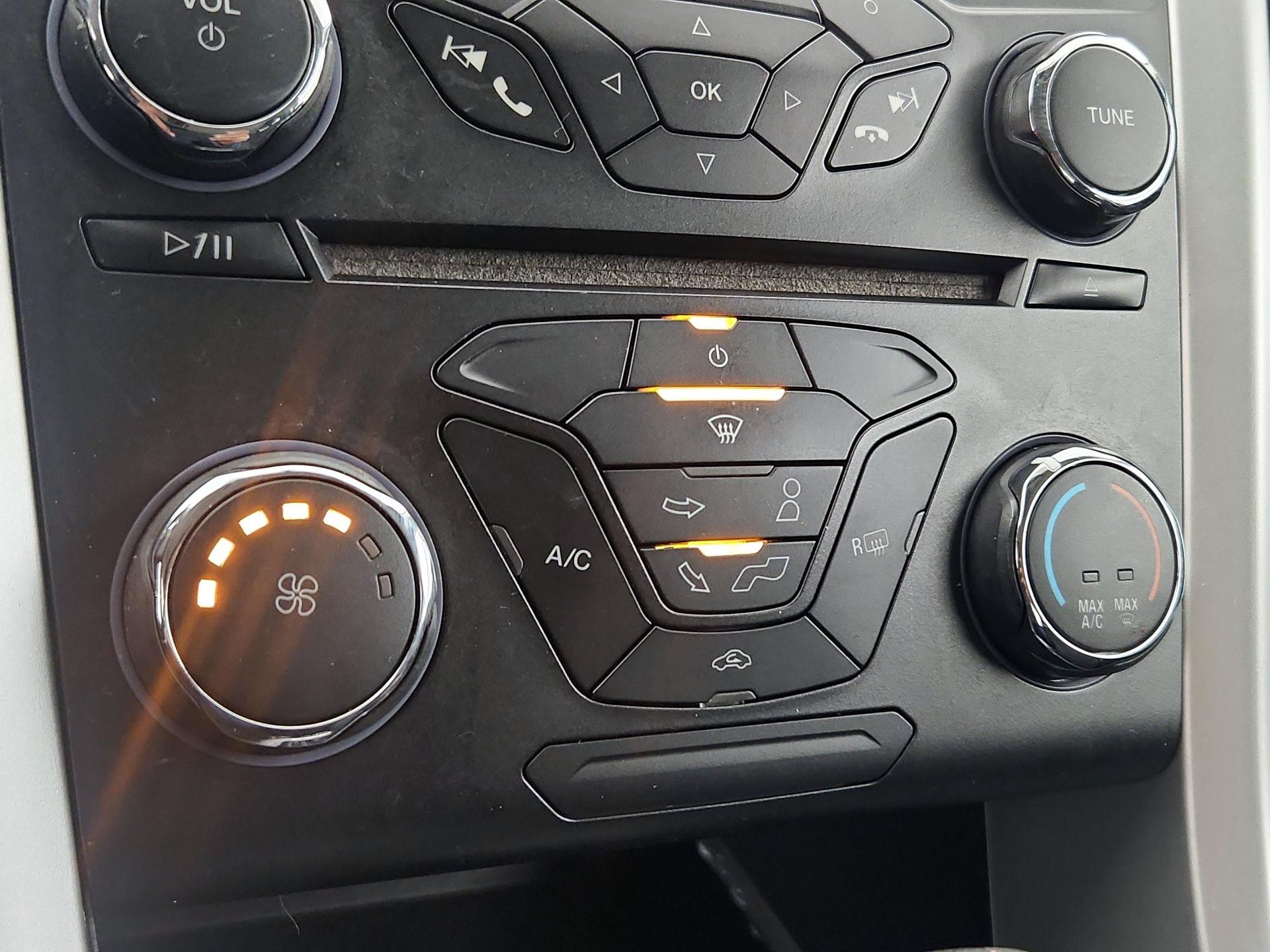 Thumbnail: 2015 Ford Fusion - 16