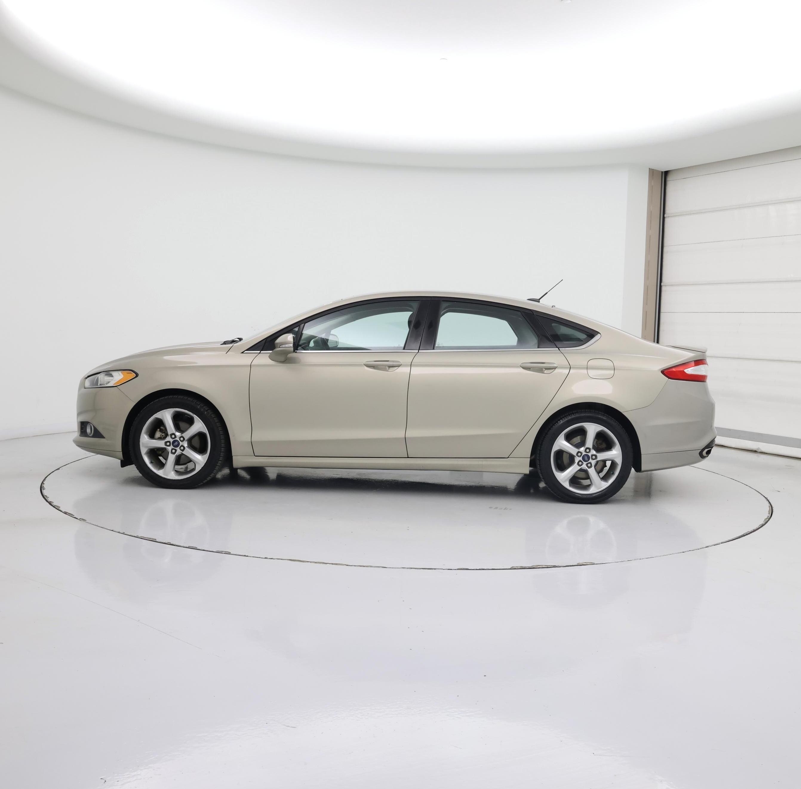 Thumbnail: 2015 Ford Fusion - 3