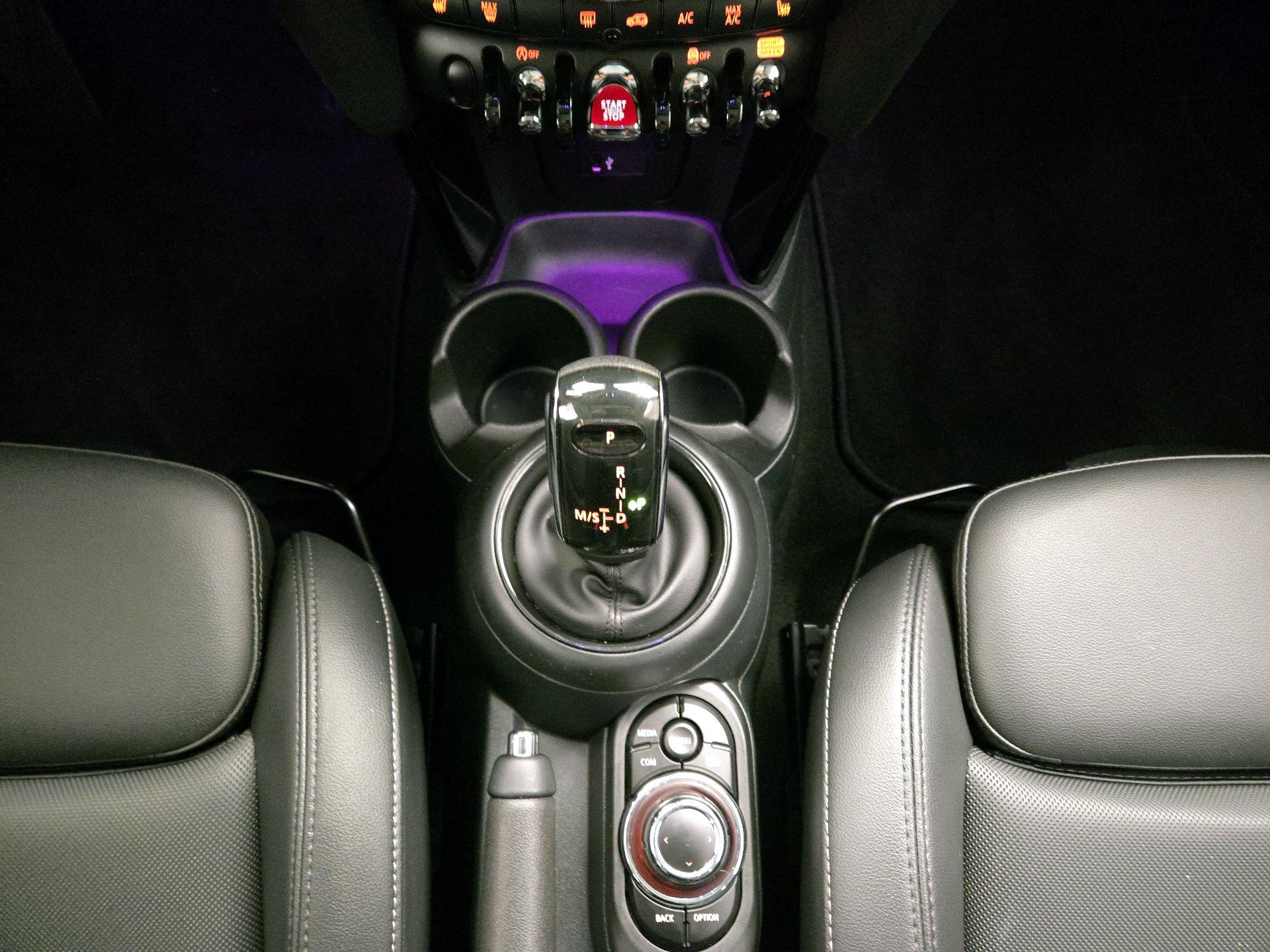 Thumbnail: 2023 MINI Cooper Hardtop - 17