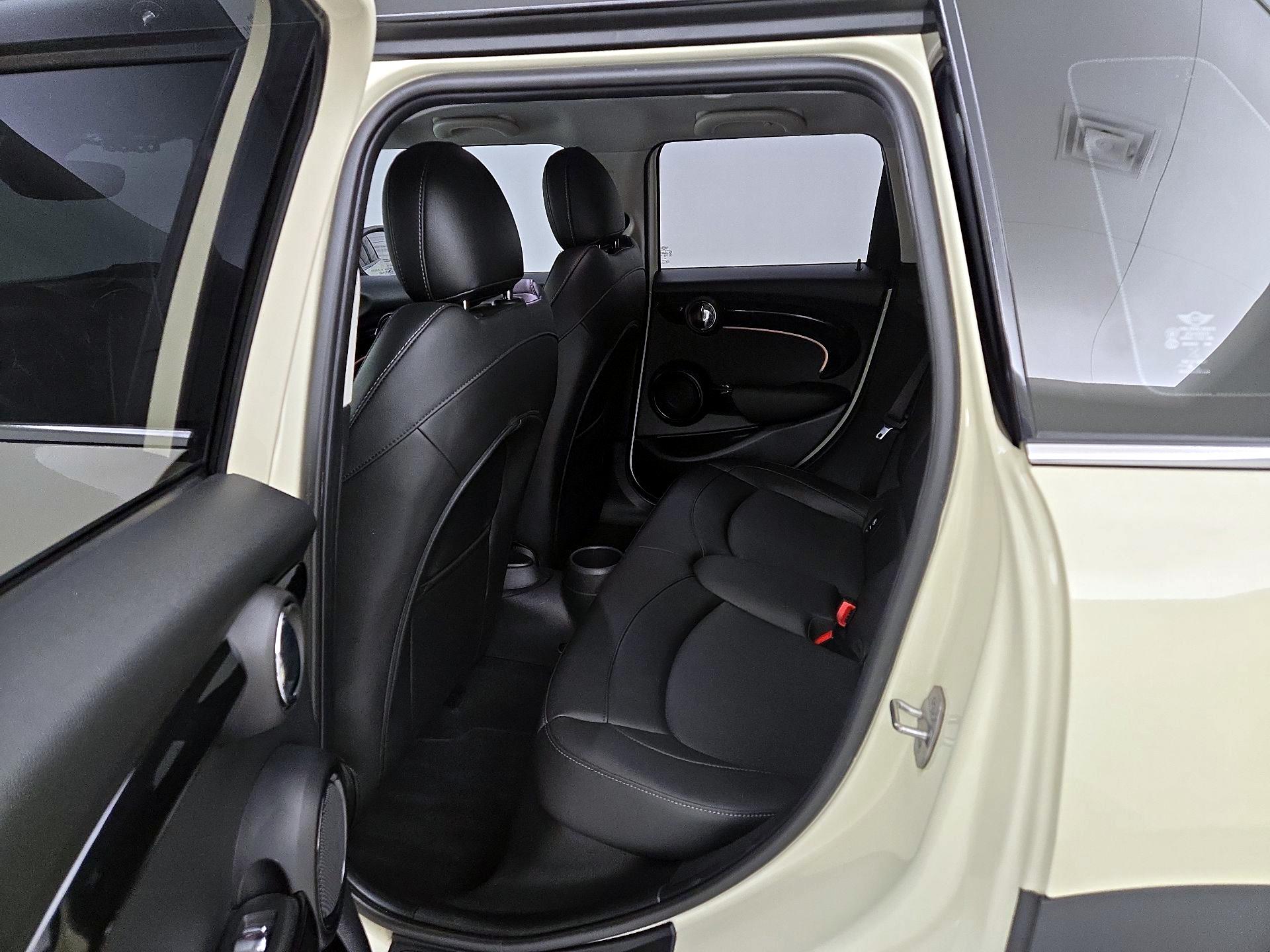 Thumbnail: 2023 MINI Cooper Hardtop - 20