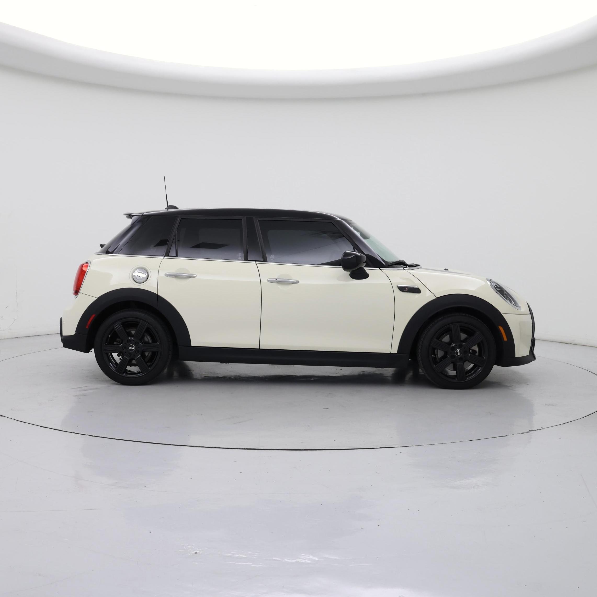 Thumbnail: 2023 MINI Cooper Hardtop - 7