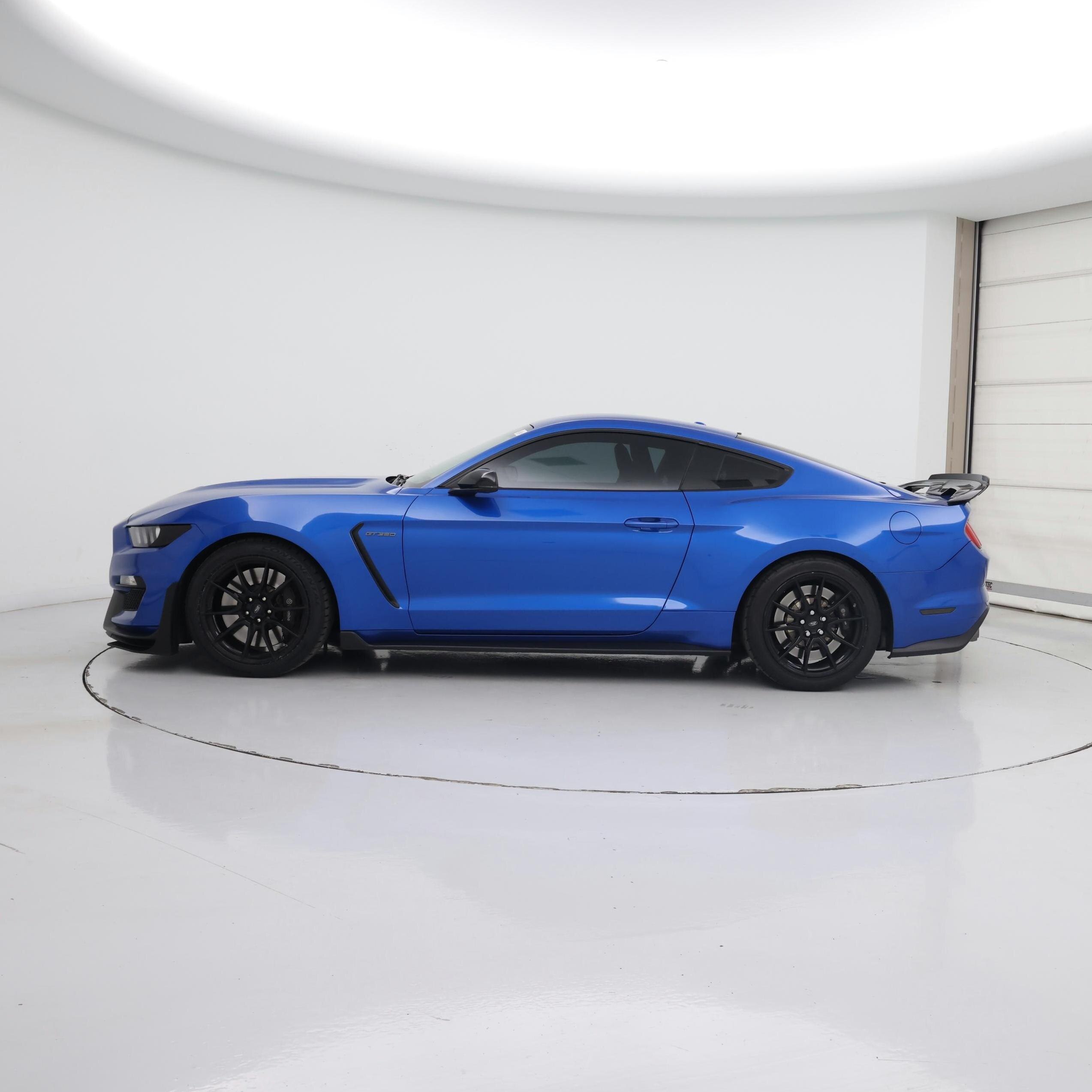 Thumbnail: 2019 Ford Mustang - 3