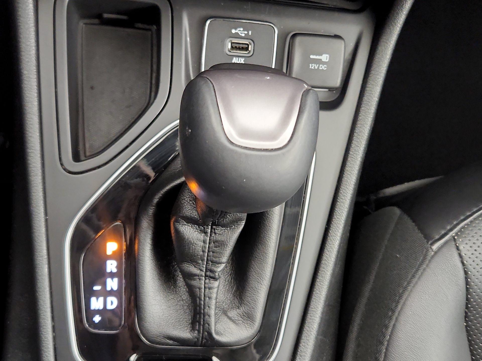 Thumbnail: 2019 Jeep Cherokee - 18