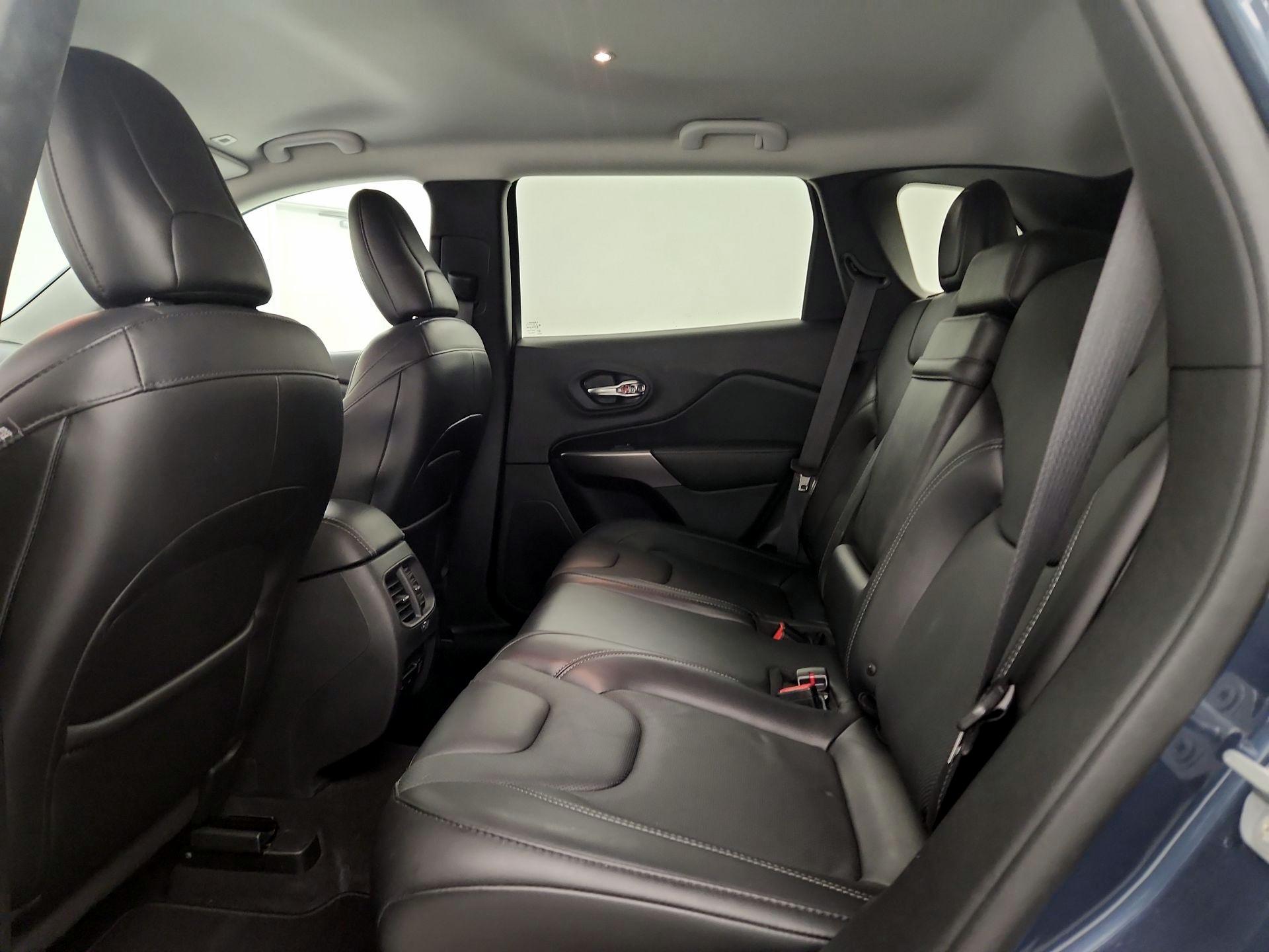 Thumbnail: 2019 Jeep Cherokee - 20