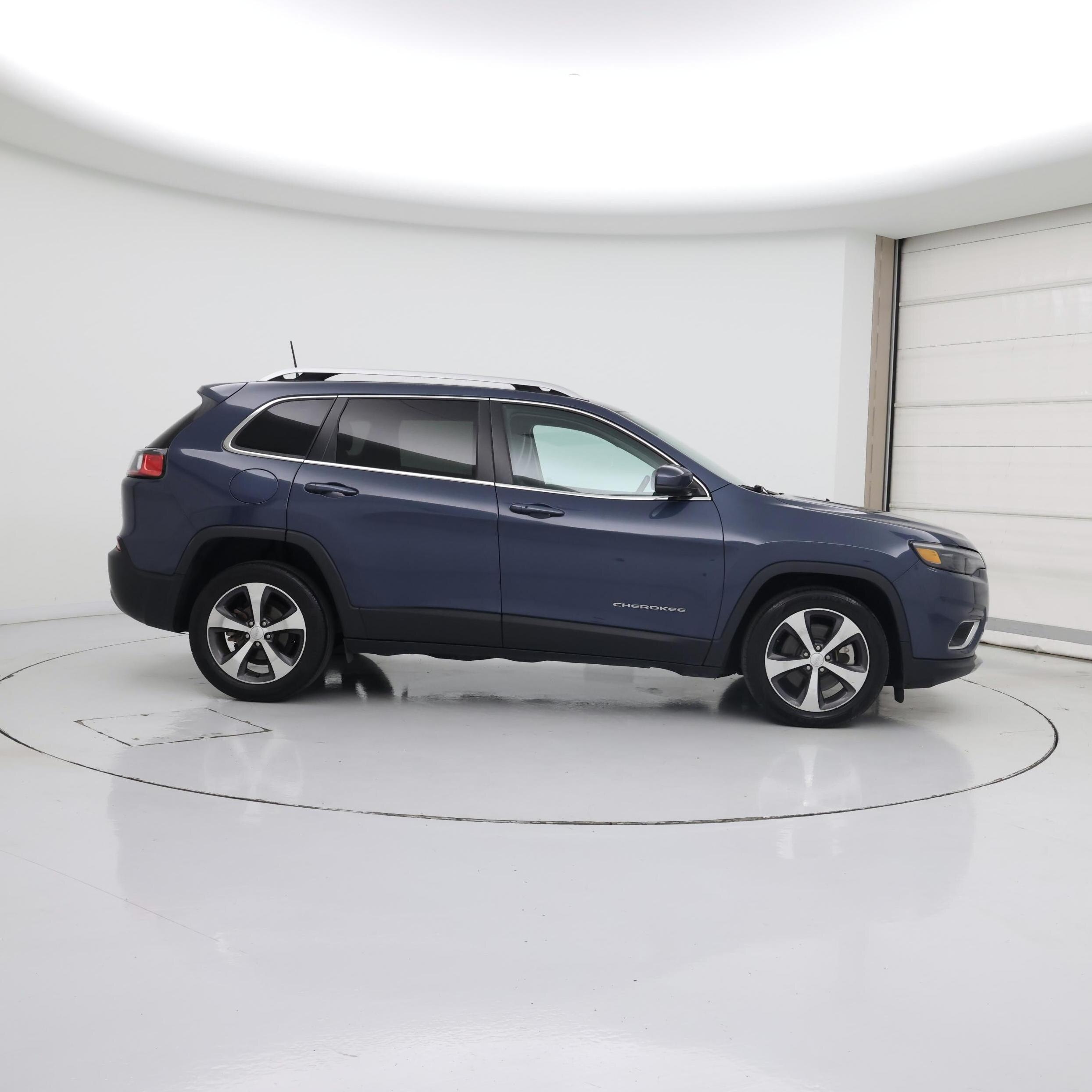 Thumbnail: 2019 Jeep Cherokee - 7