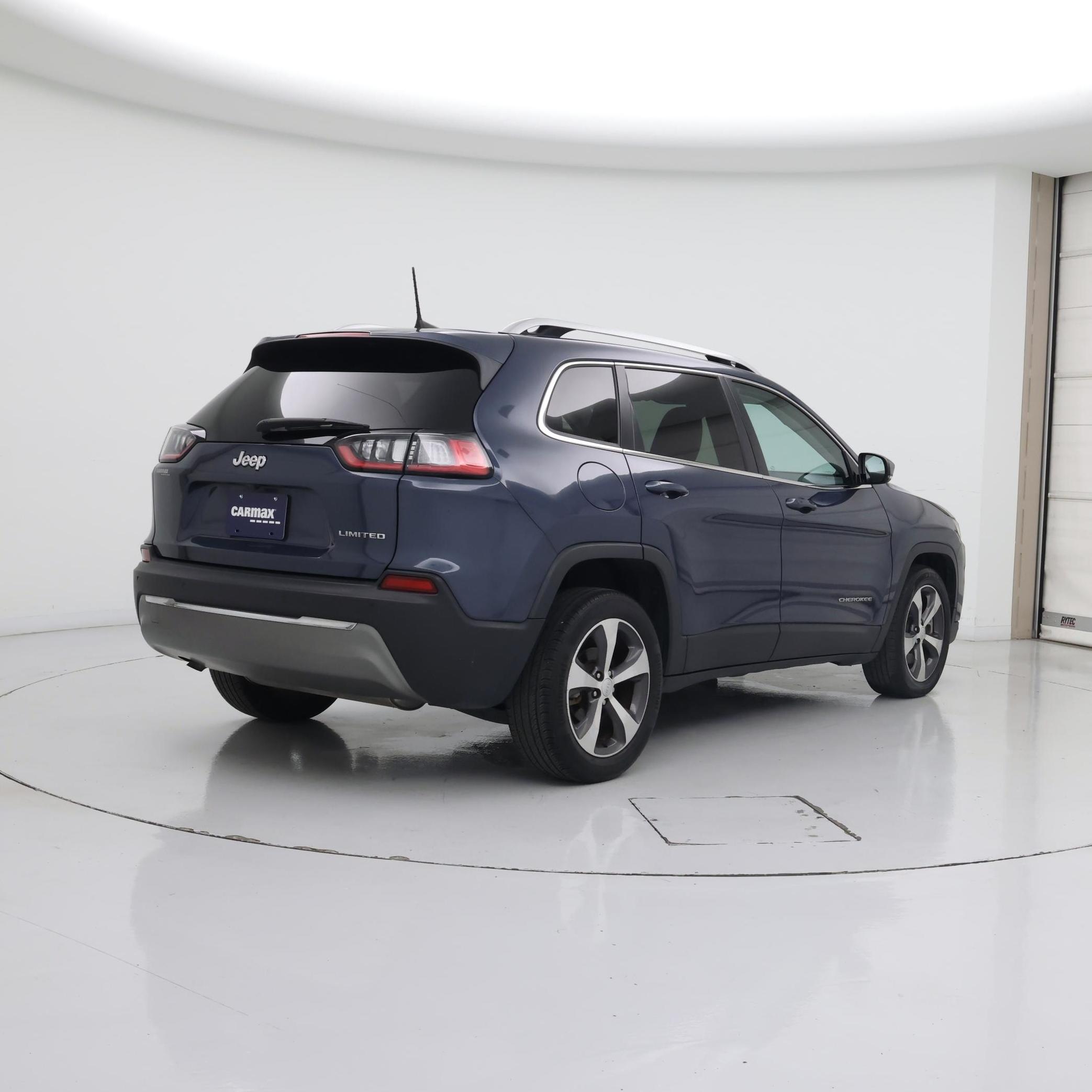 Thumbnail: 2019 Jeep Cherokee - 8