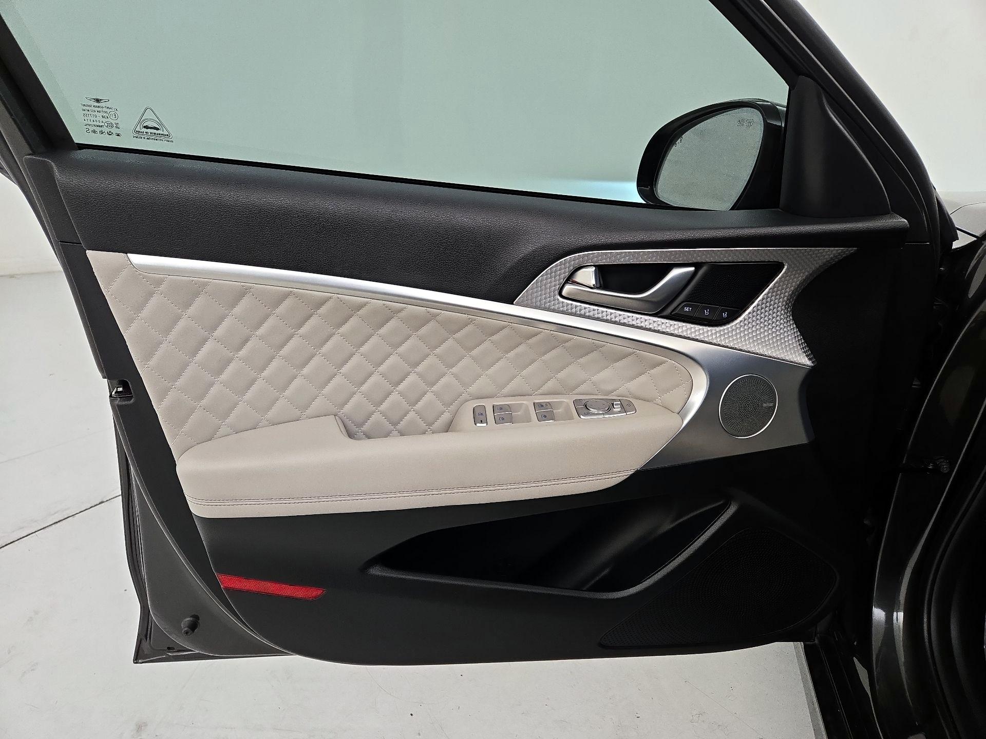 Thumbnail: 2023 Genesis G70 - 12