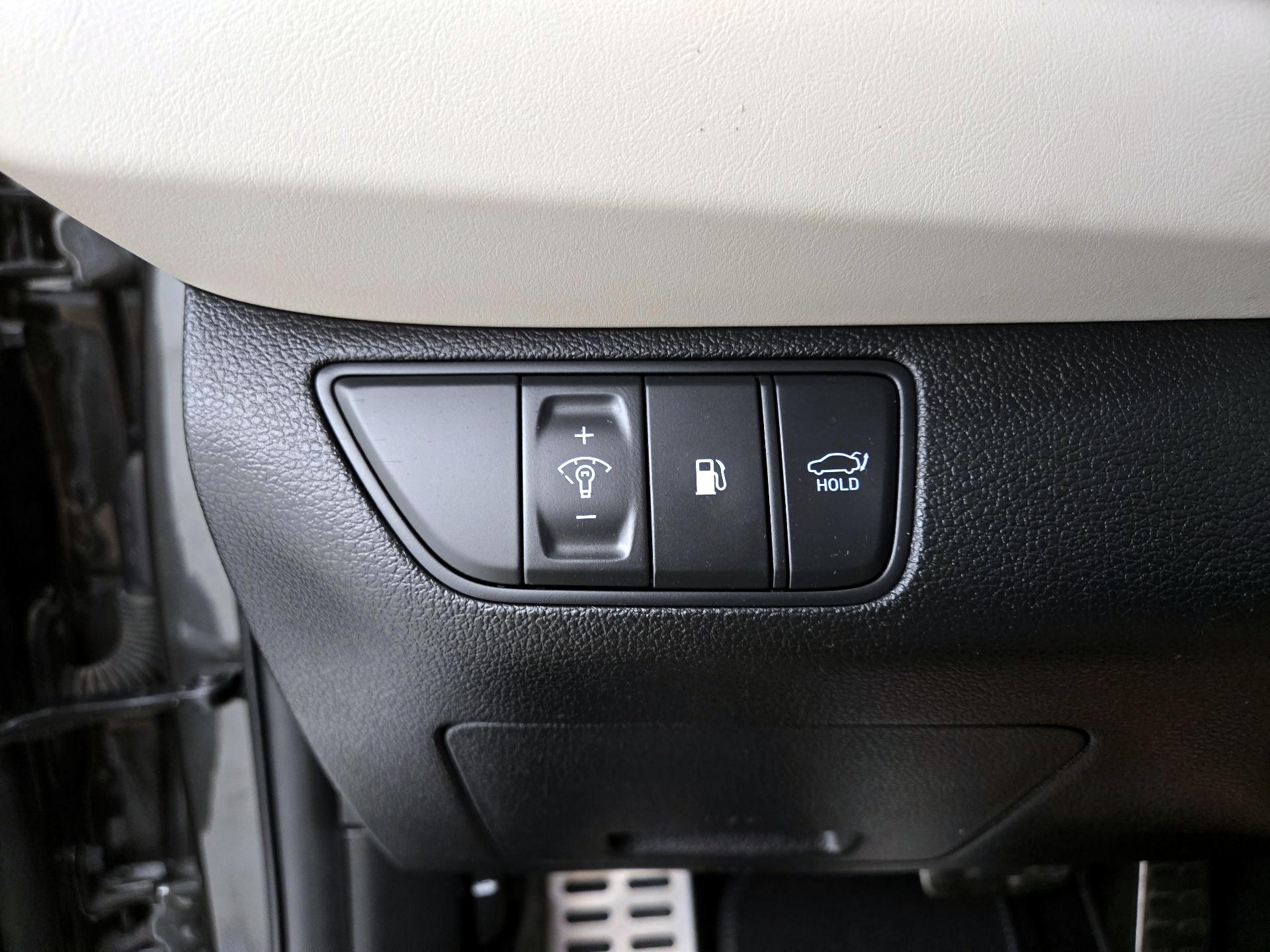 Thumbnail: 2023 Genesis G70 - 13