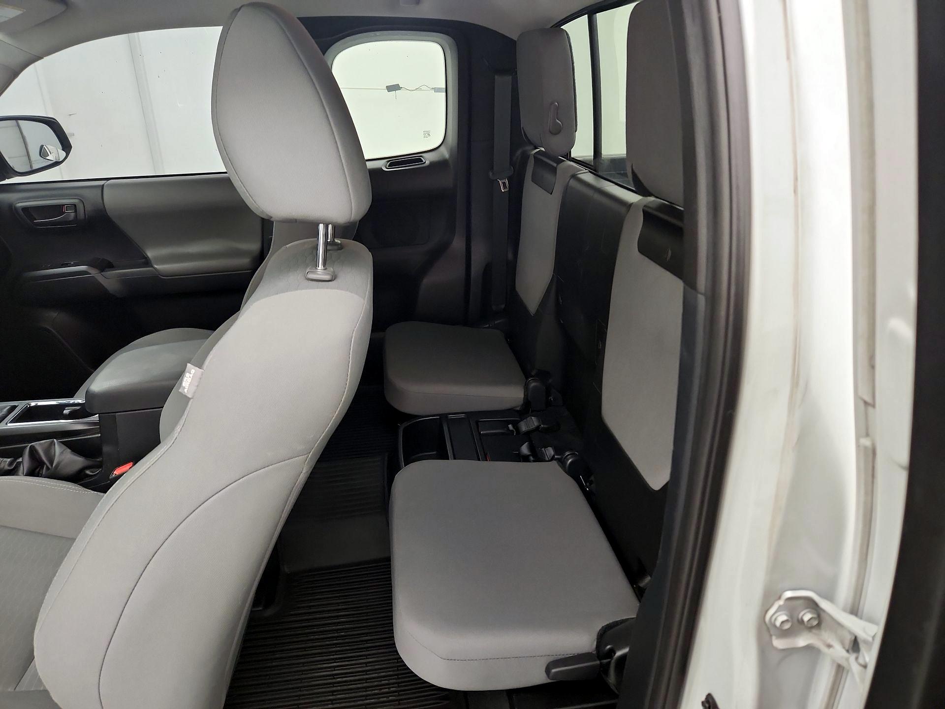 Thumbnail: 2019 Toyota Tacoma - 19