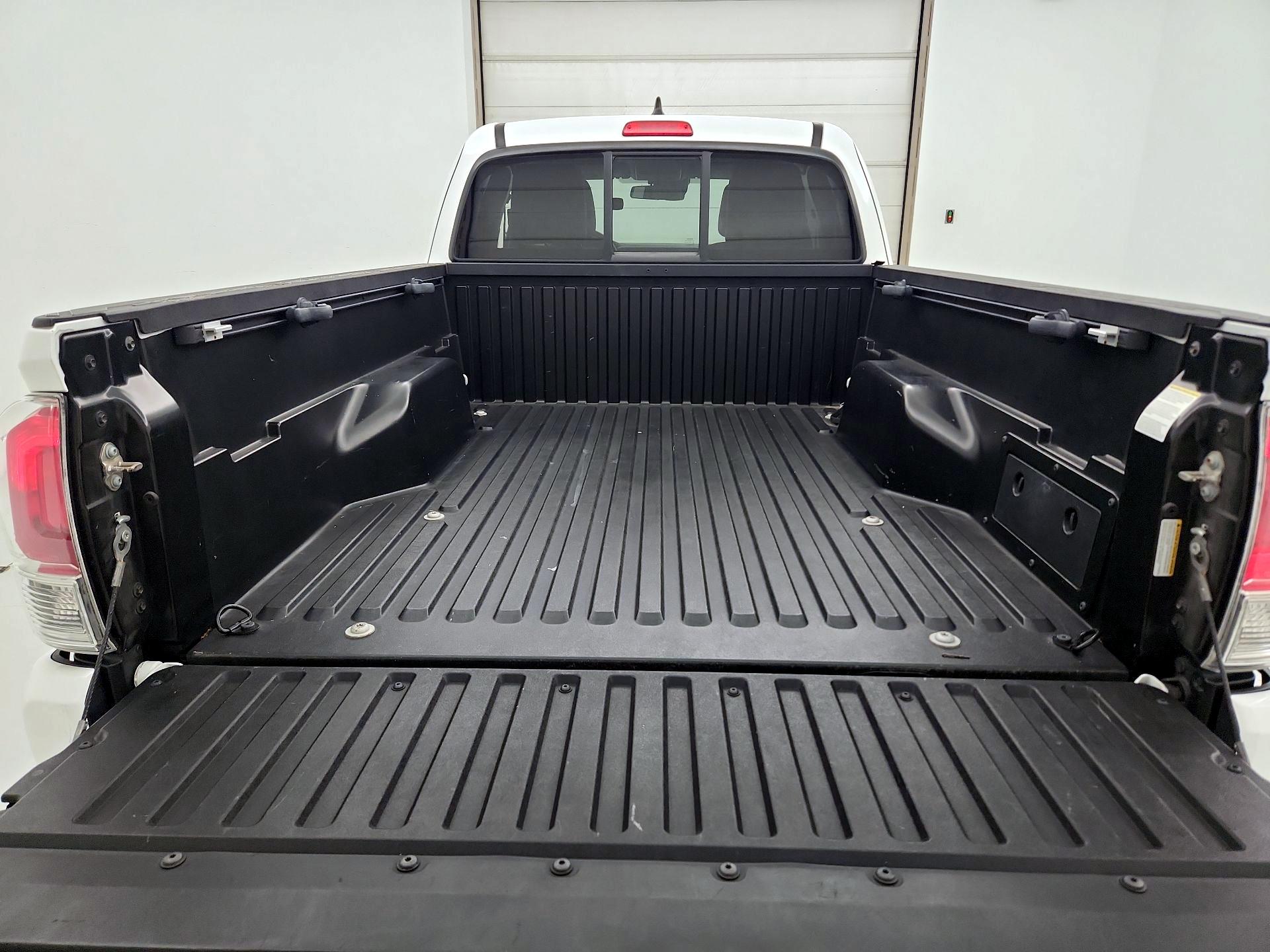 Thumbnail: 2019 Toyota Tacoma - 20