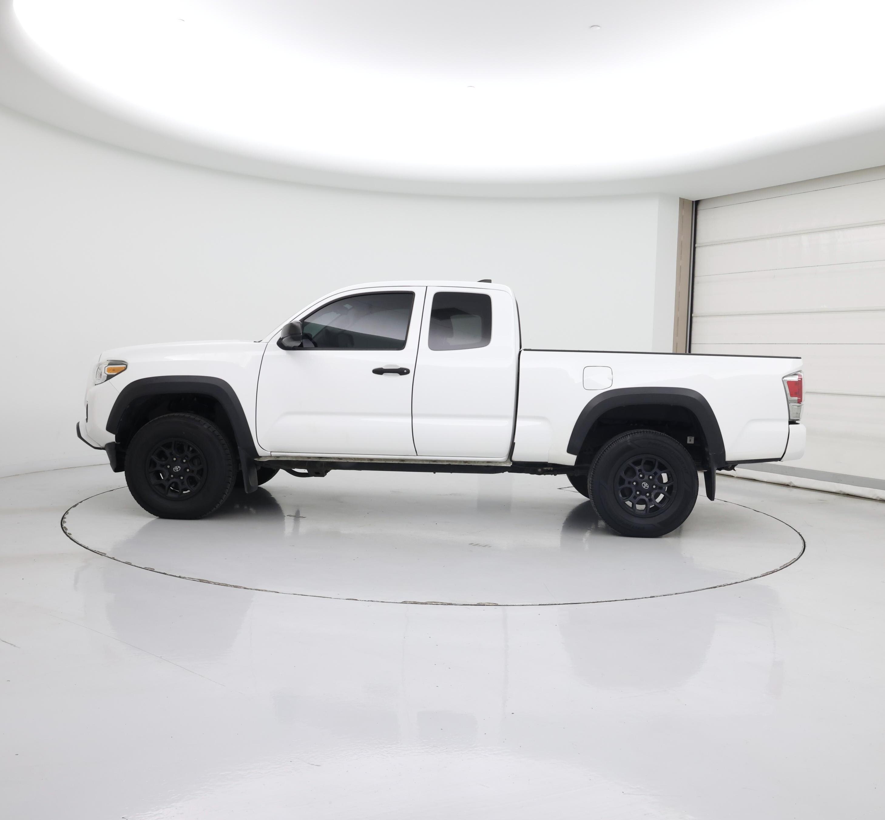 Thumbnail: 2019 Toyota Tacoma - 3