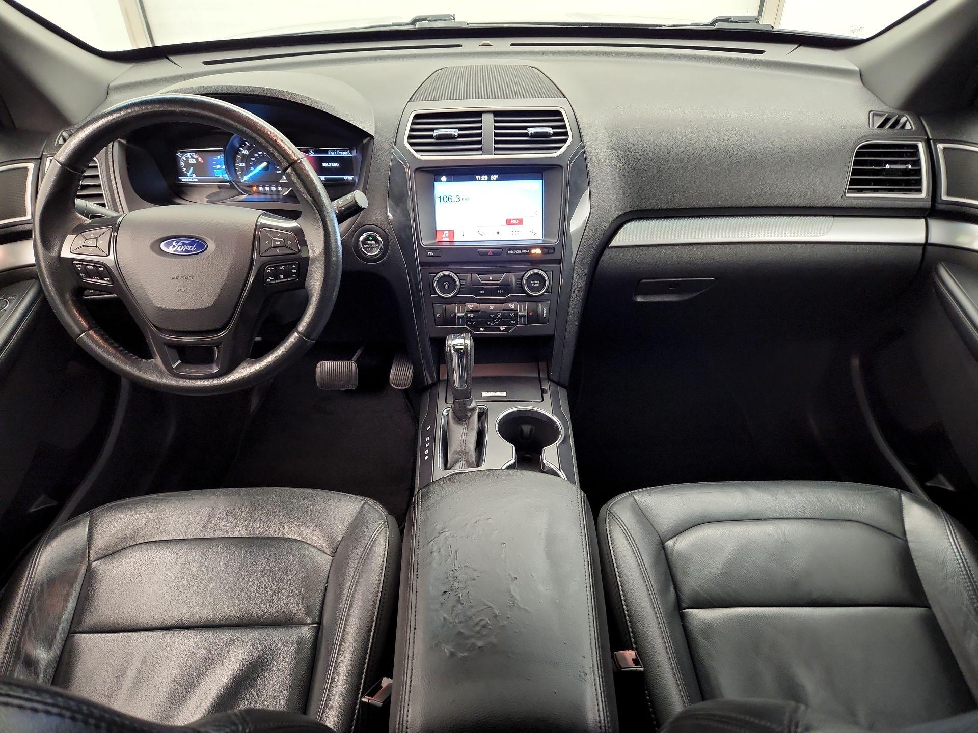 Thumbnail: 2017 Ford Explorer - 9