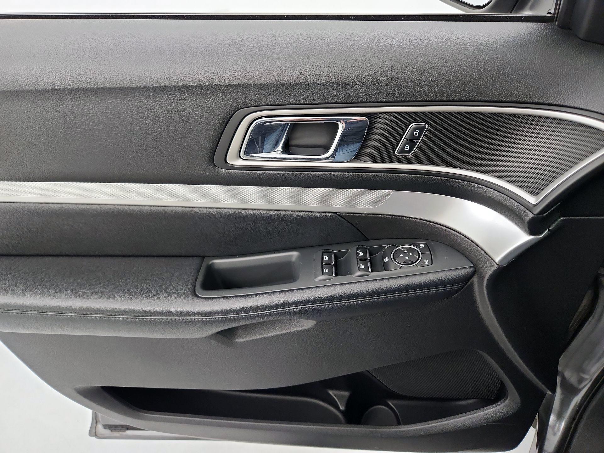 Thumbnail: 2017 Ford Explorer - 12