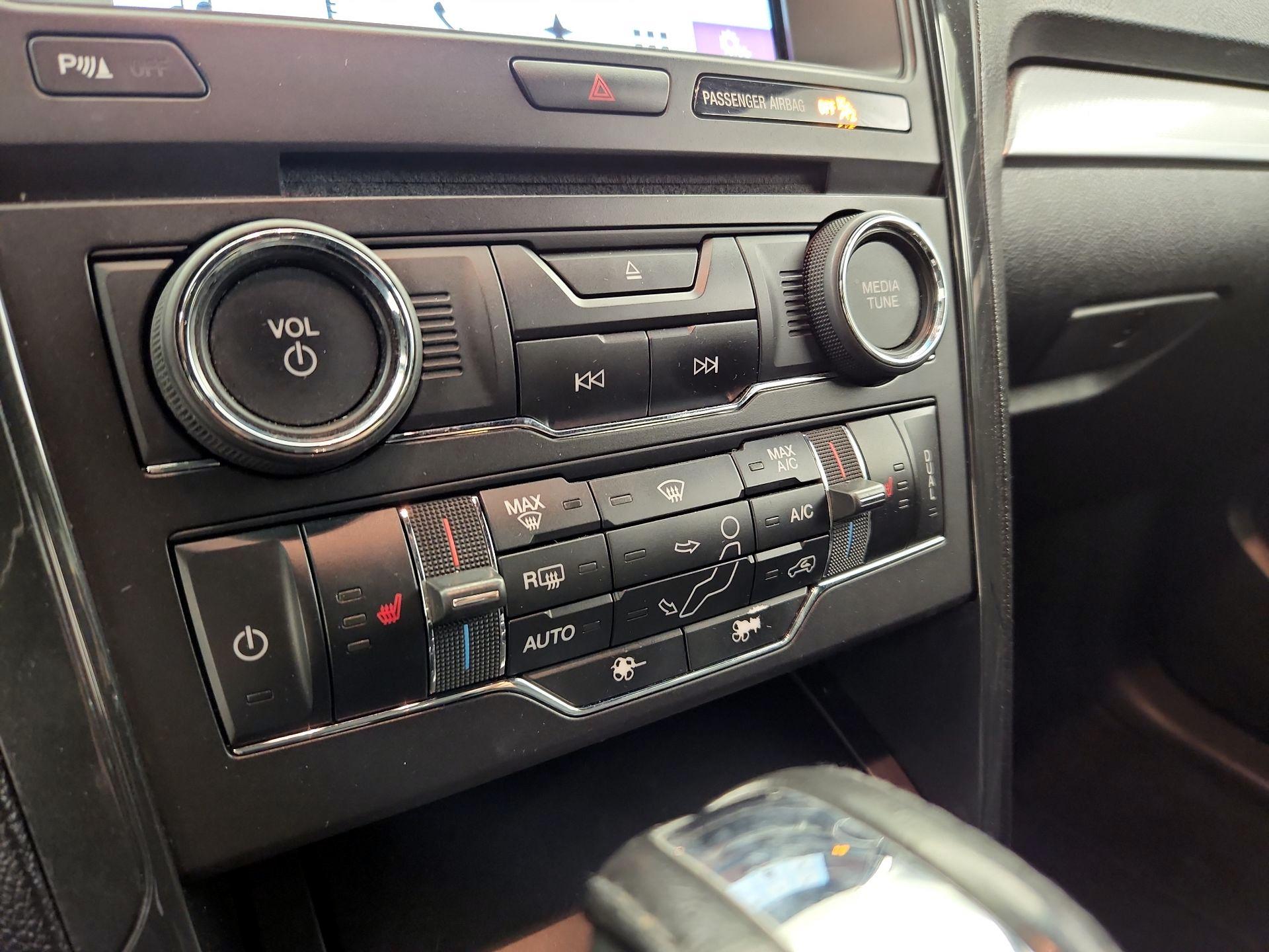 Thumbnail: 2017 Ford Explorer - 17