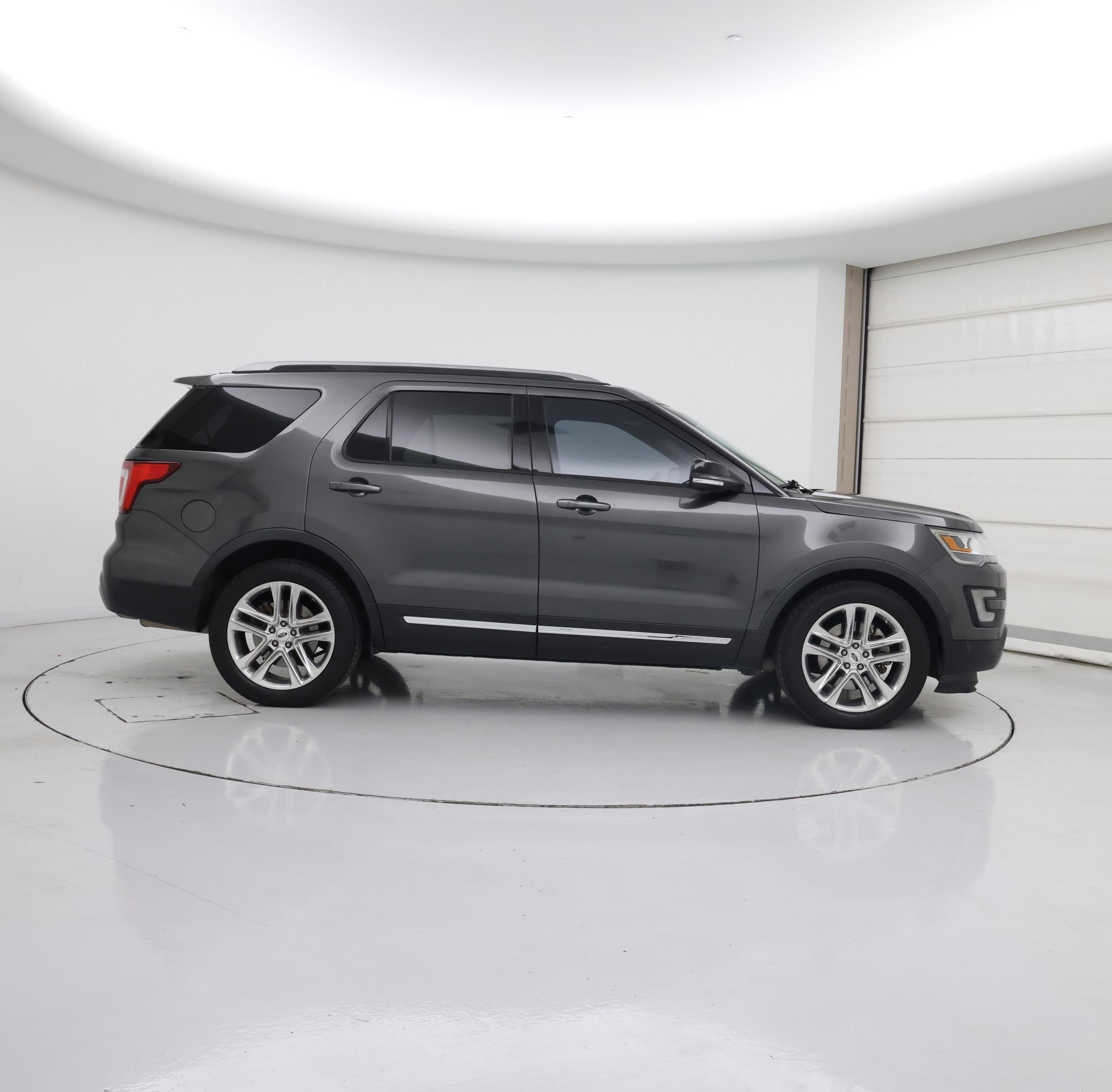 Thumbnail: 2017 Ford Explorer - 7