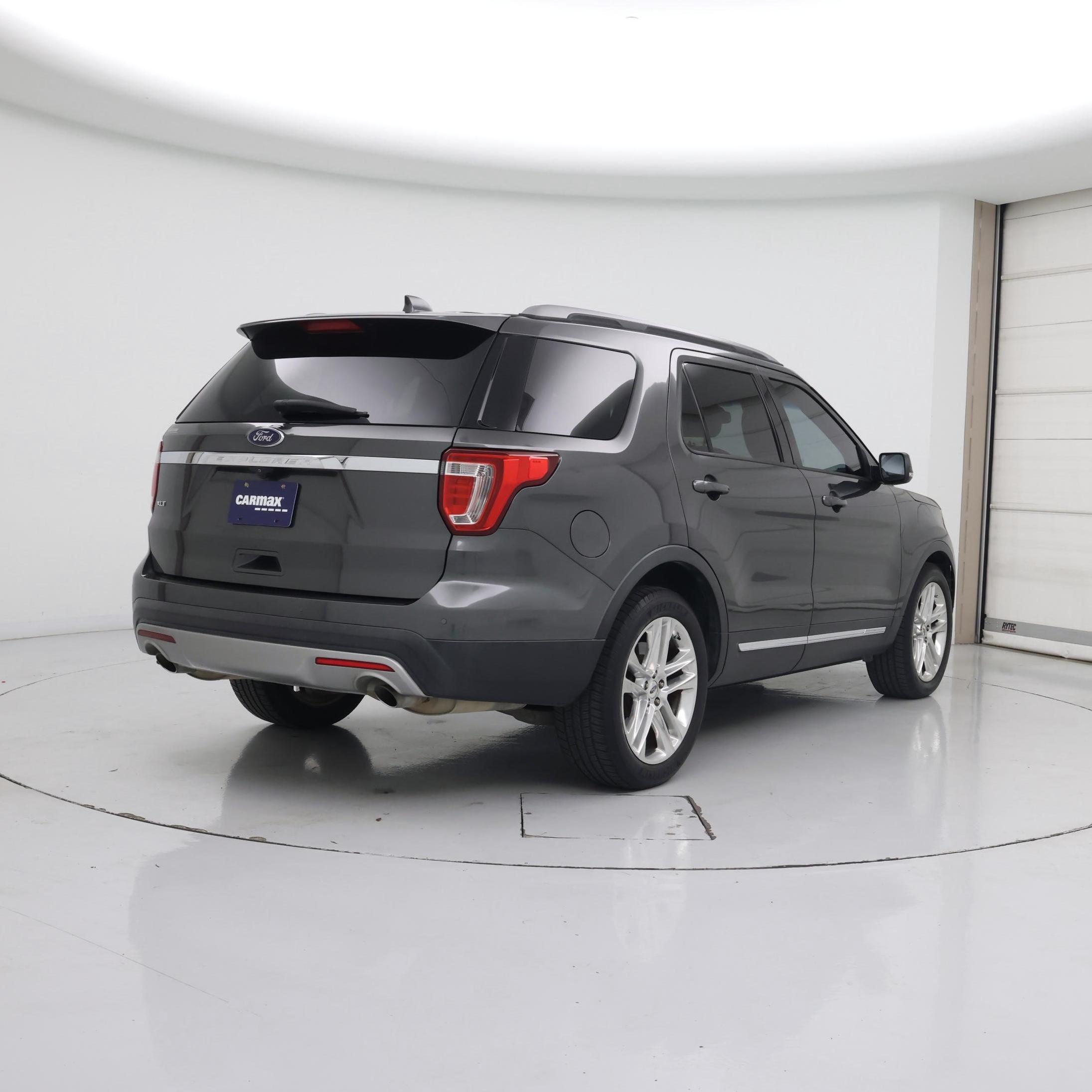 Thumbnail: 2017 Ford Explorer - 8