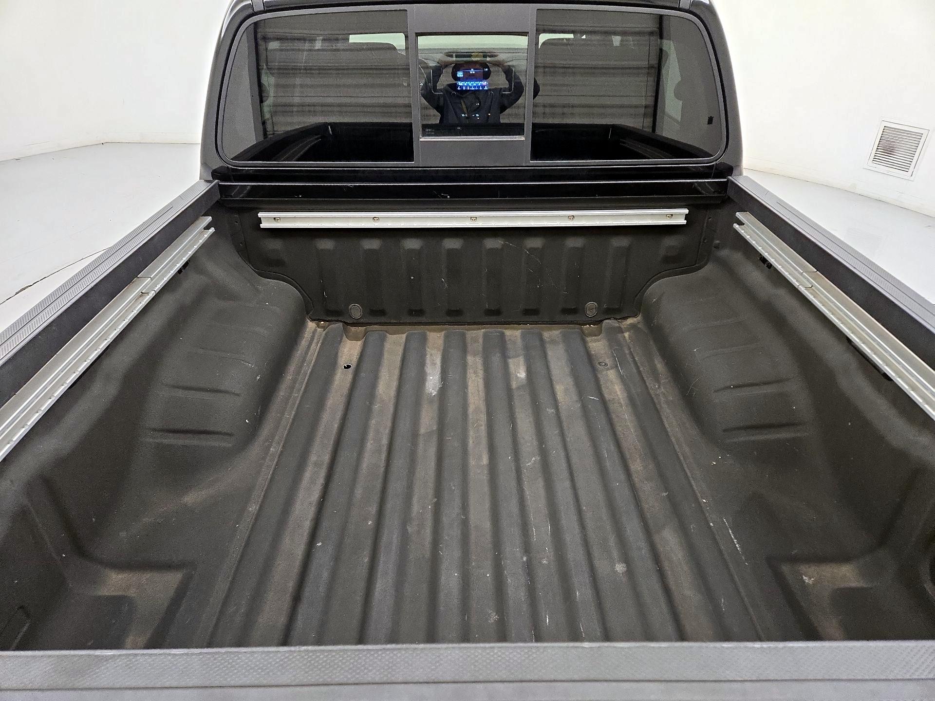 Thumbnail: 2022 Nissan Frontier - 20