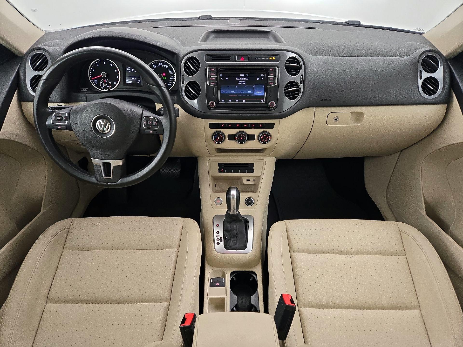 Thumbnail: 2016 Volkswagen Tiguan - 9