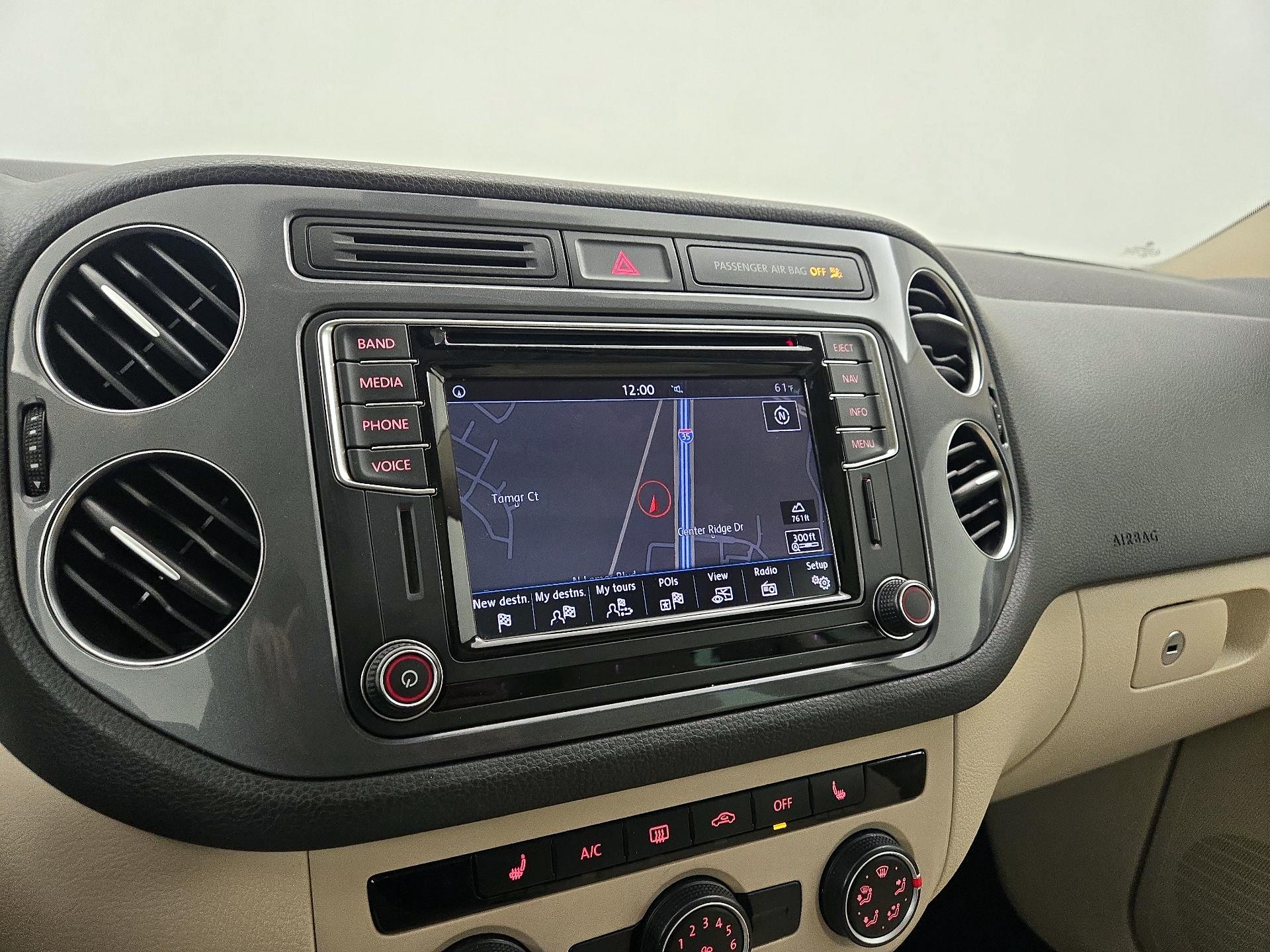 Thumbnail: 2016 Volkswagen Tiguan - 14