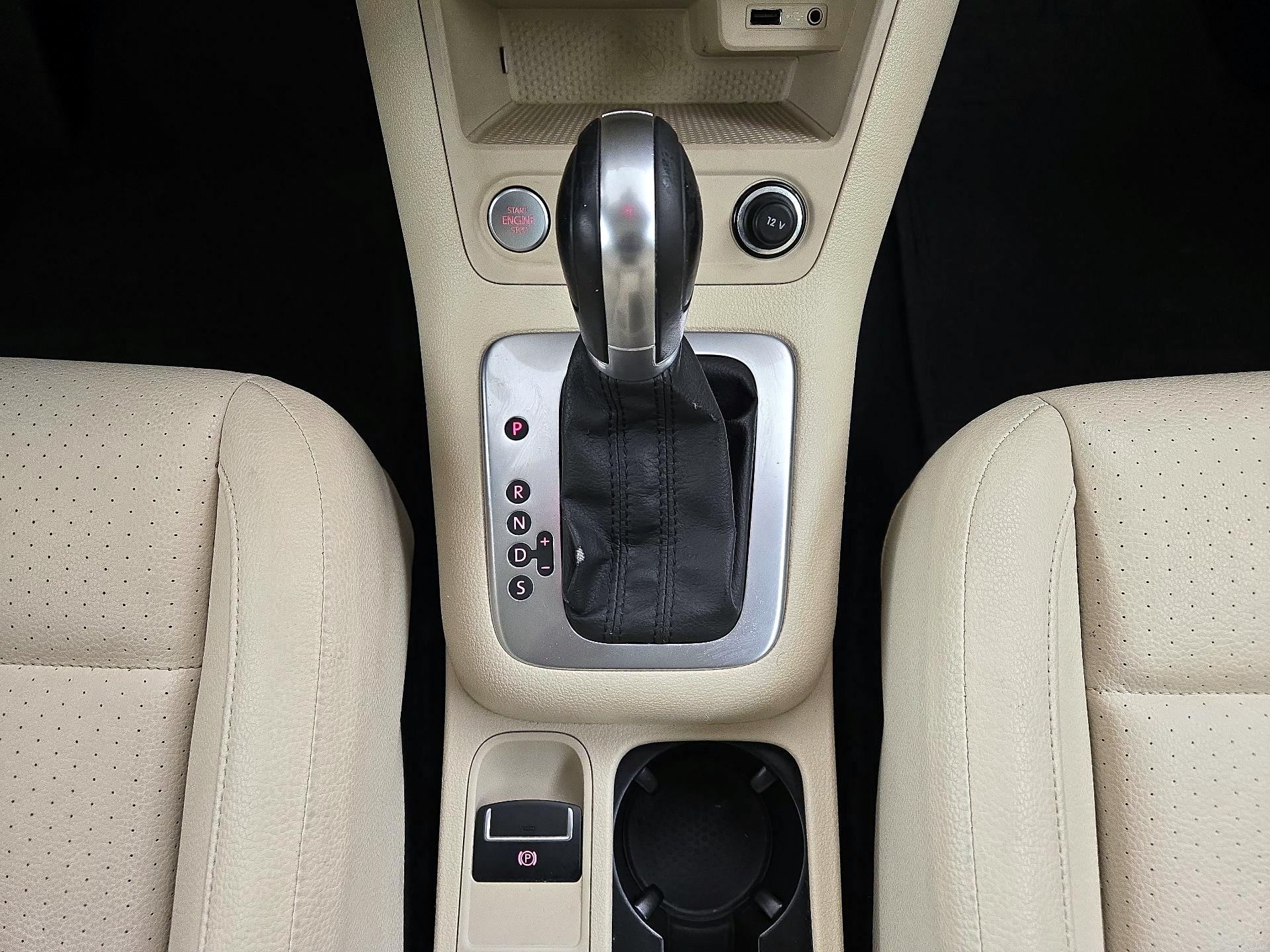 Thumbnail: 2016 Volkswagen Tiguan - 18