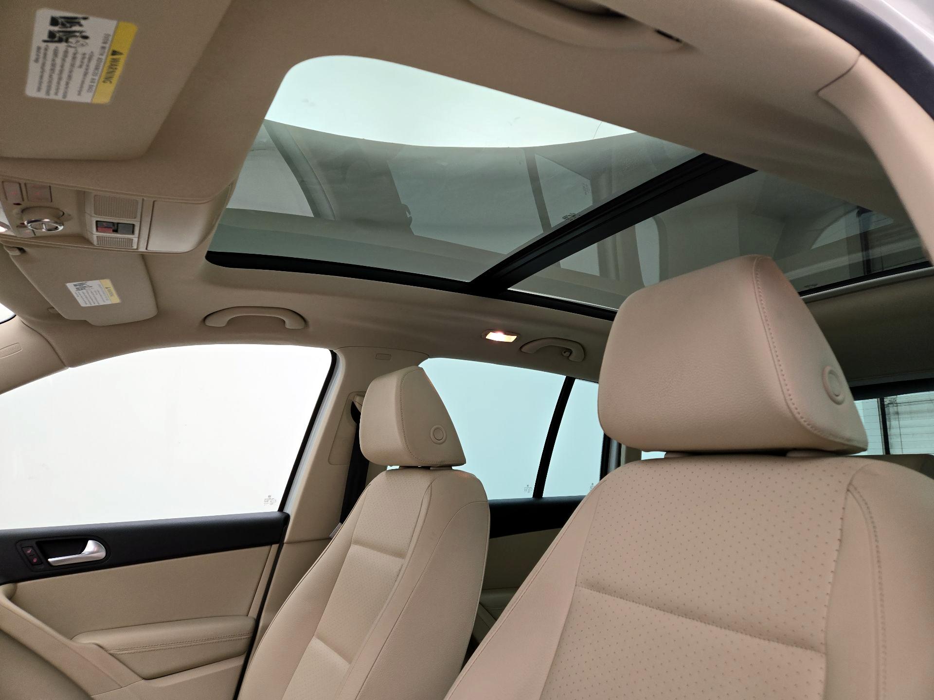 Thumbnail: 2016 Volkswagen Tiguan - 20