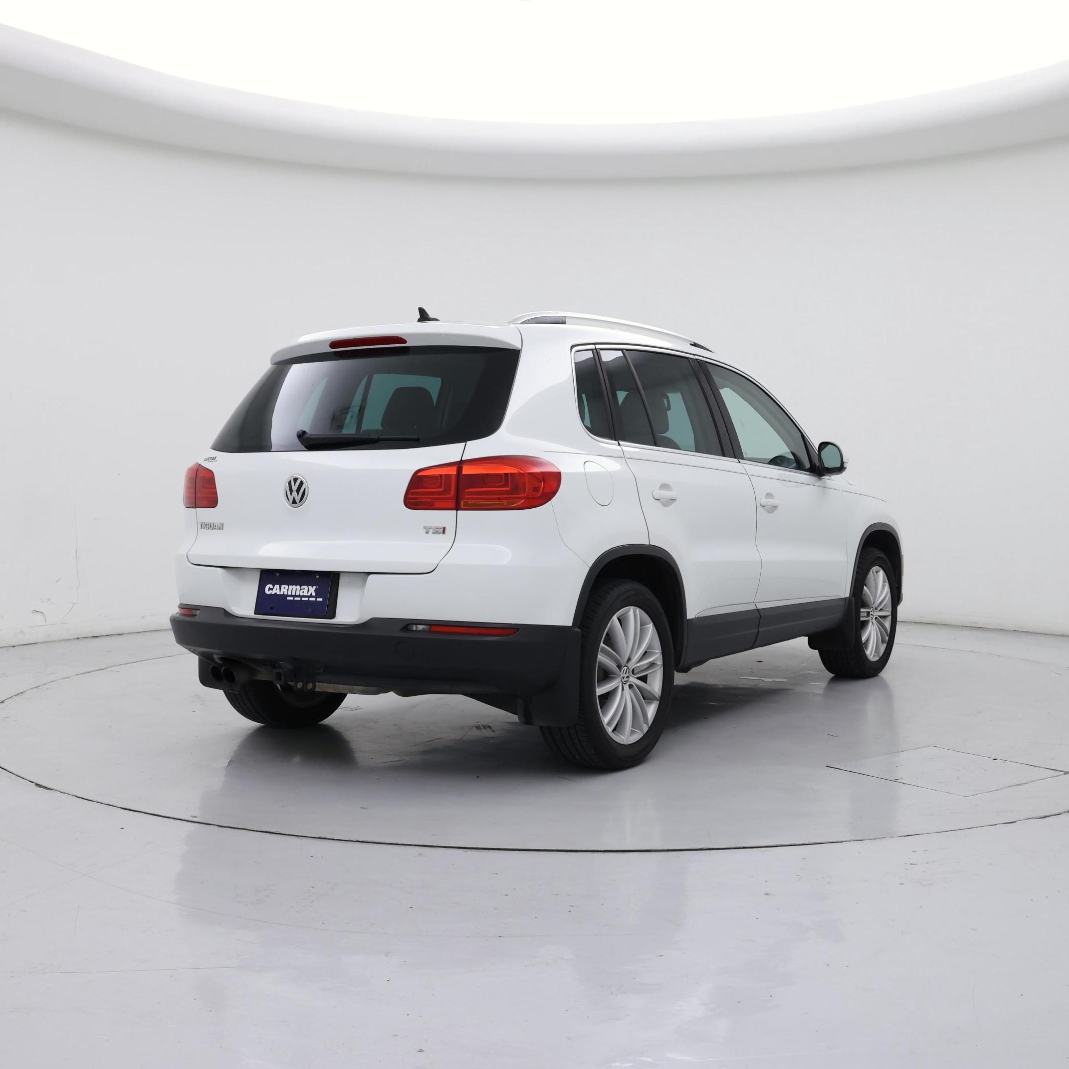 Thumbnail: 2016 Volkswagen Tiguan - 8