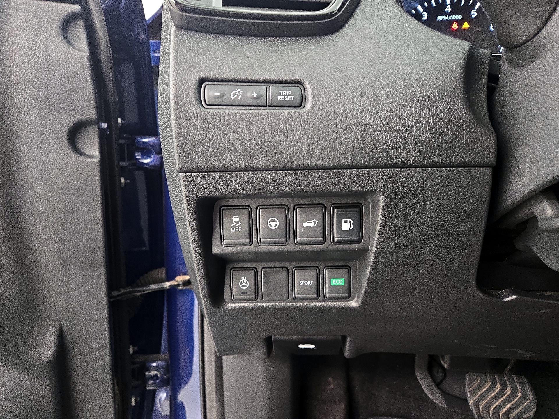 Thumbnail: 2019 Nissan Rogue - 13