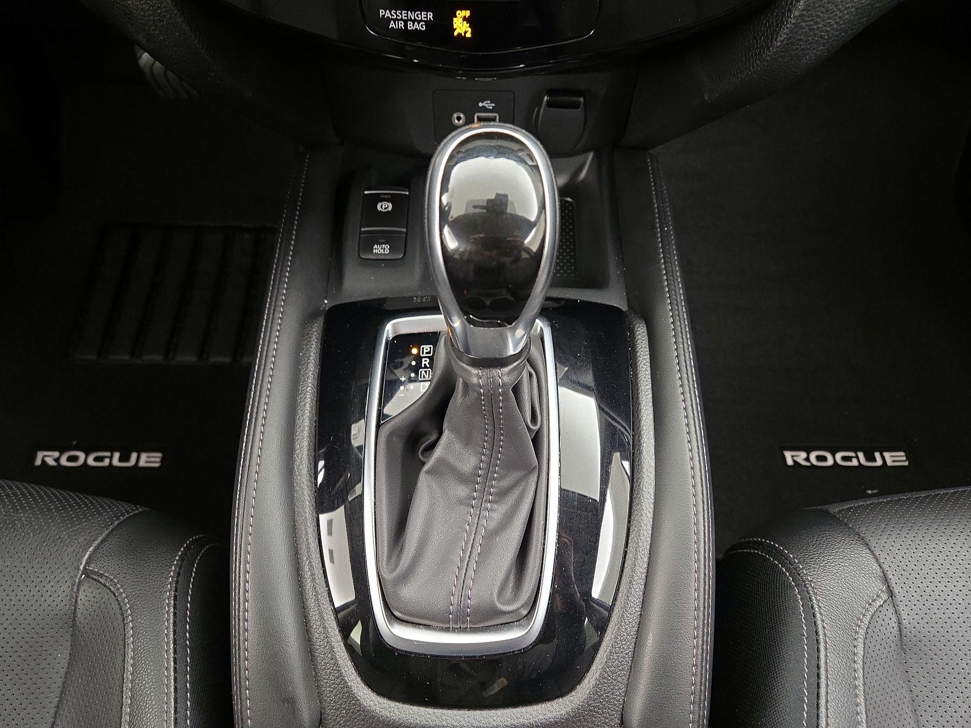 Thumbnail: 2019 Nissan Rogue - 18