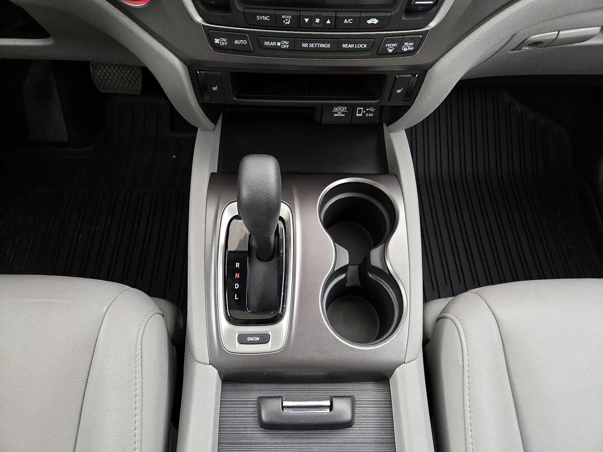 Thumbnail: 2019 Honda Pilot - 17