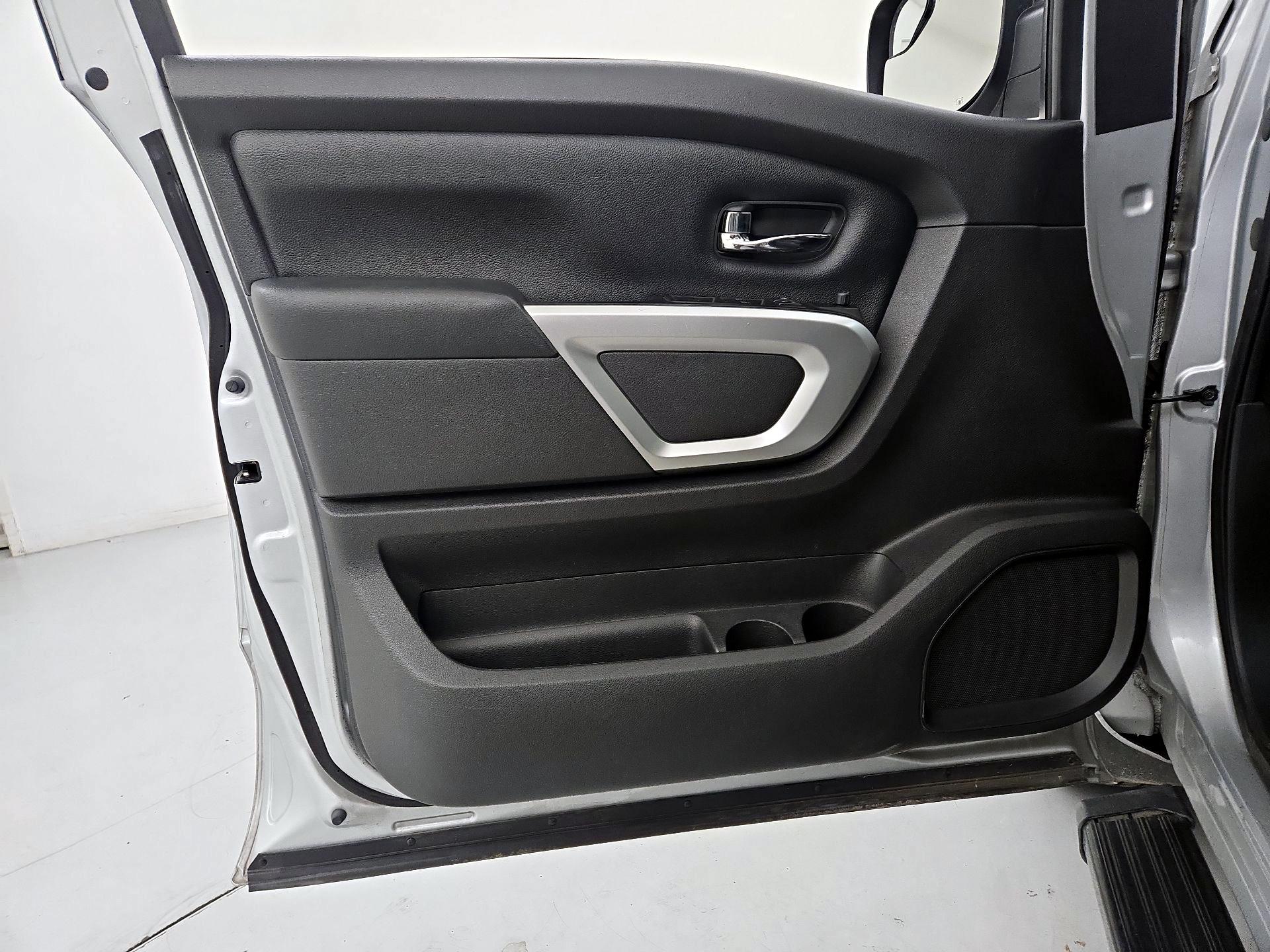 Thumbnail: 2018 Nissan Titan - 12