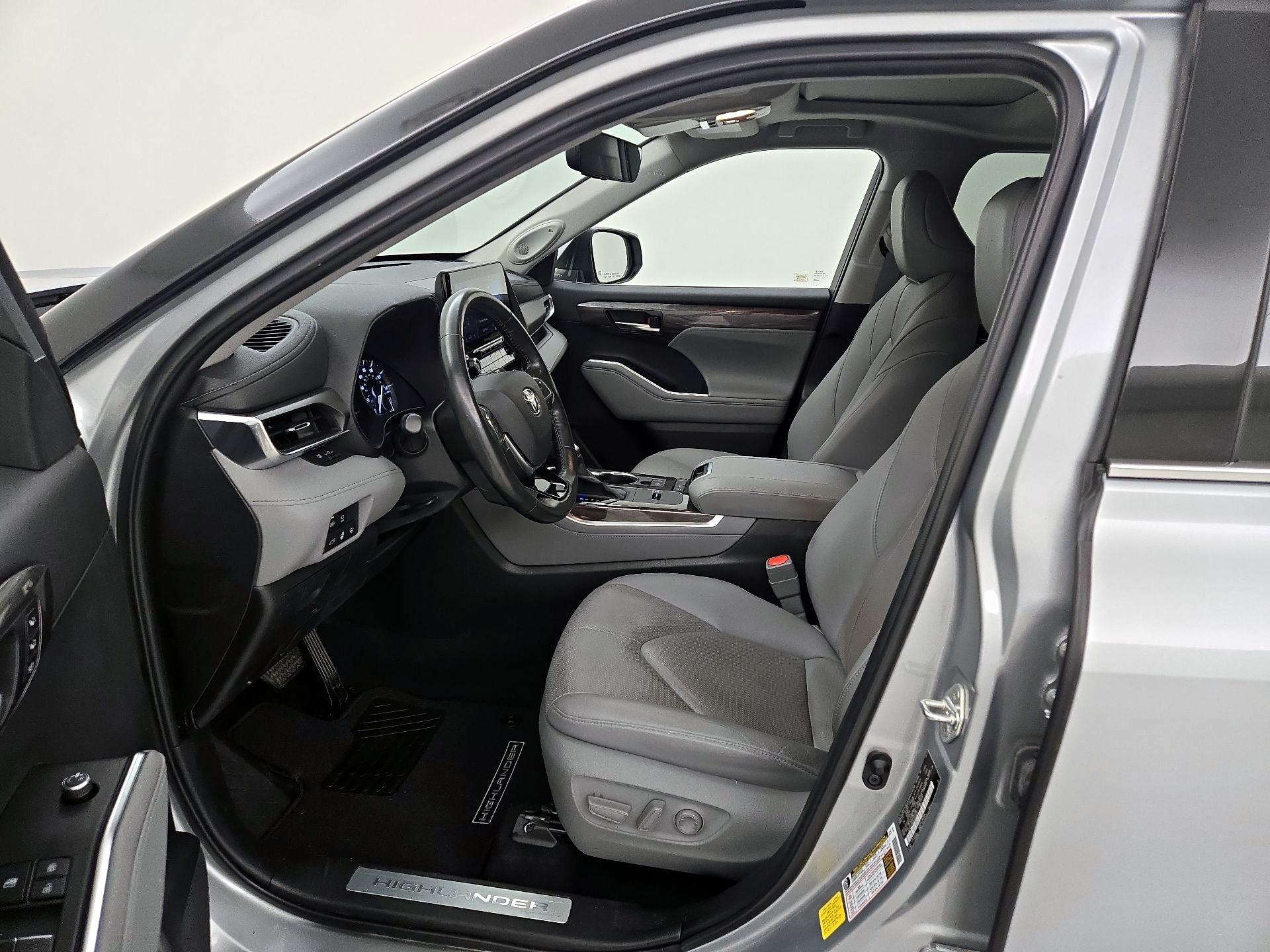 Thumbnail: 2020 Toyota Highlander - 11