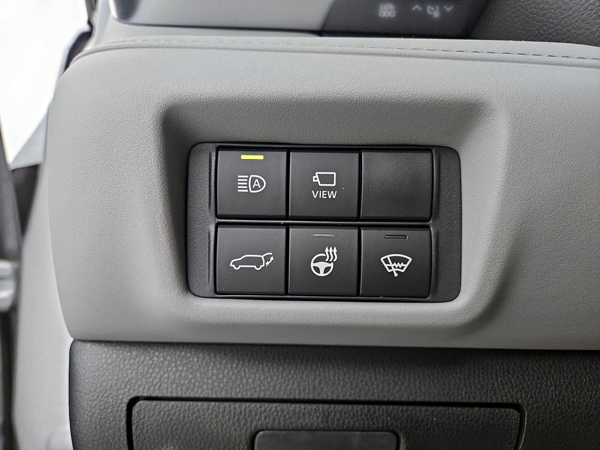 Thumbnail: 2020 Toyota Highlander - 13